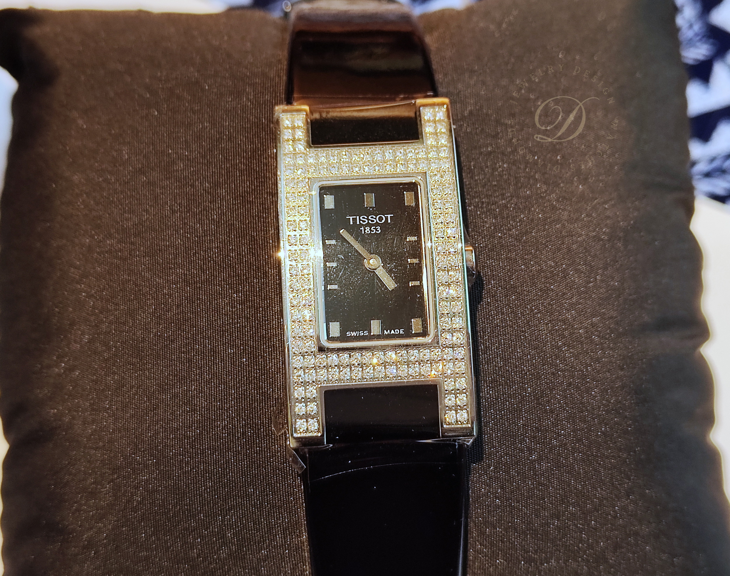 天梭 TISSOT 全新 Bellf Hour系列 原鑲鑽錶 大H 黑色面盤 石英機芯~原廠盒單 未使用品