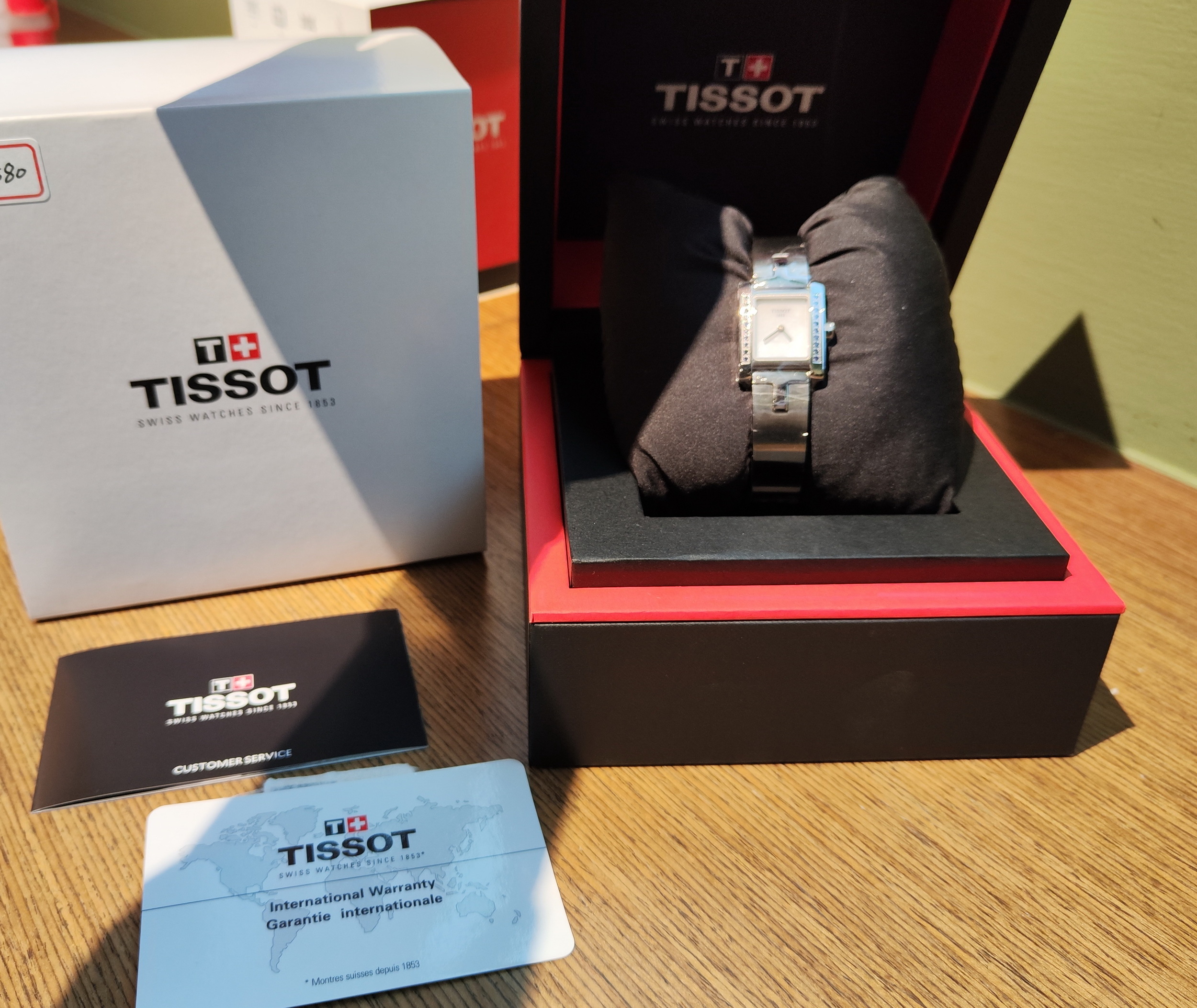 天梭 TISSOT 全新 Lady 女仕 原鑲藍色鋯石 珍珠母貝面盤 錶徑20mm 石英機芯~原廠盒單 未使用品 5