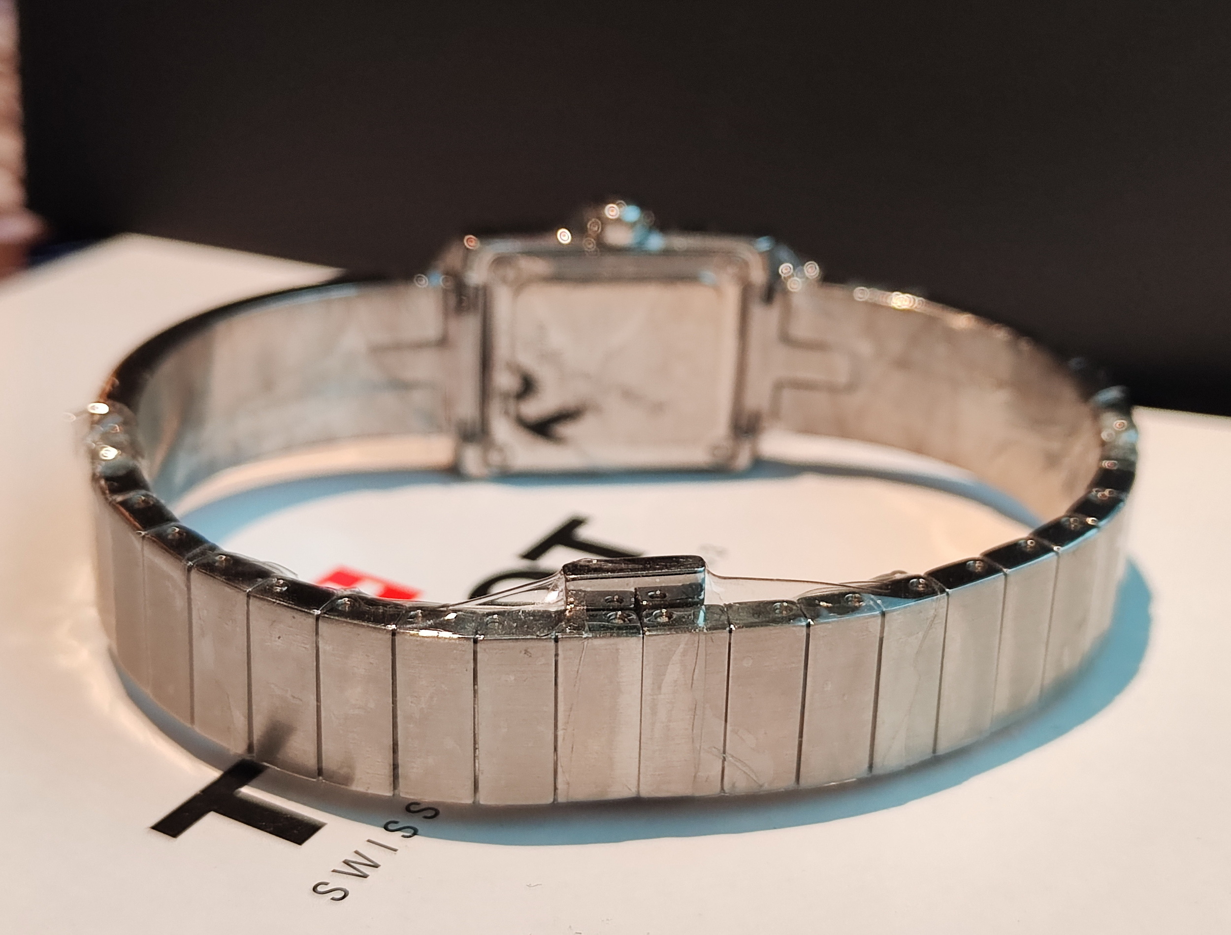 天梭 TISSOT 全新 Lady 女仕 原鑲藍色鋯石 珍珠母貝面盤 錶徑20mm 石英機芯~原廠盒單 未使用品 4