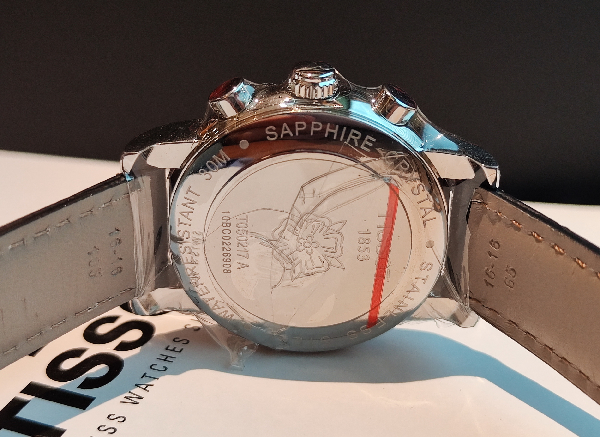 天梭 TISSOT 全新 Lady 女仕 原鑲鑽圈 珍珠母貝面盤 錶徑35mm 原裝石英機芯~原廠盒單 未使用品 5