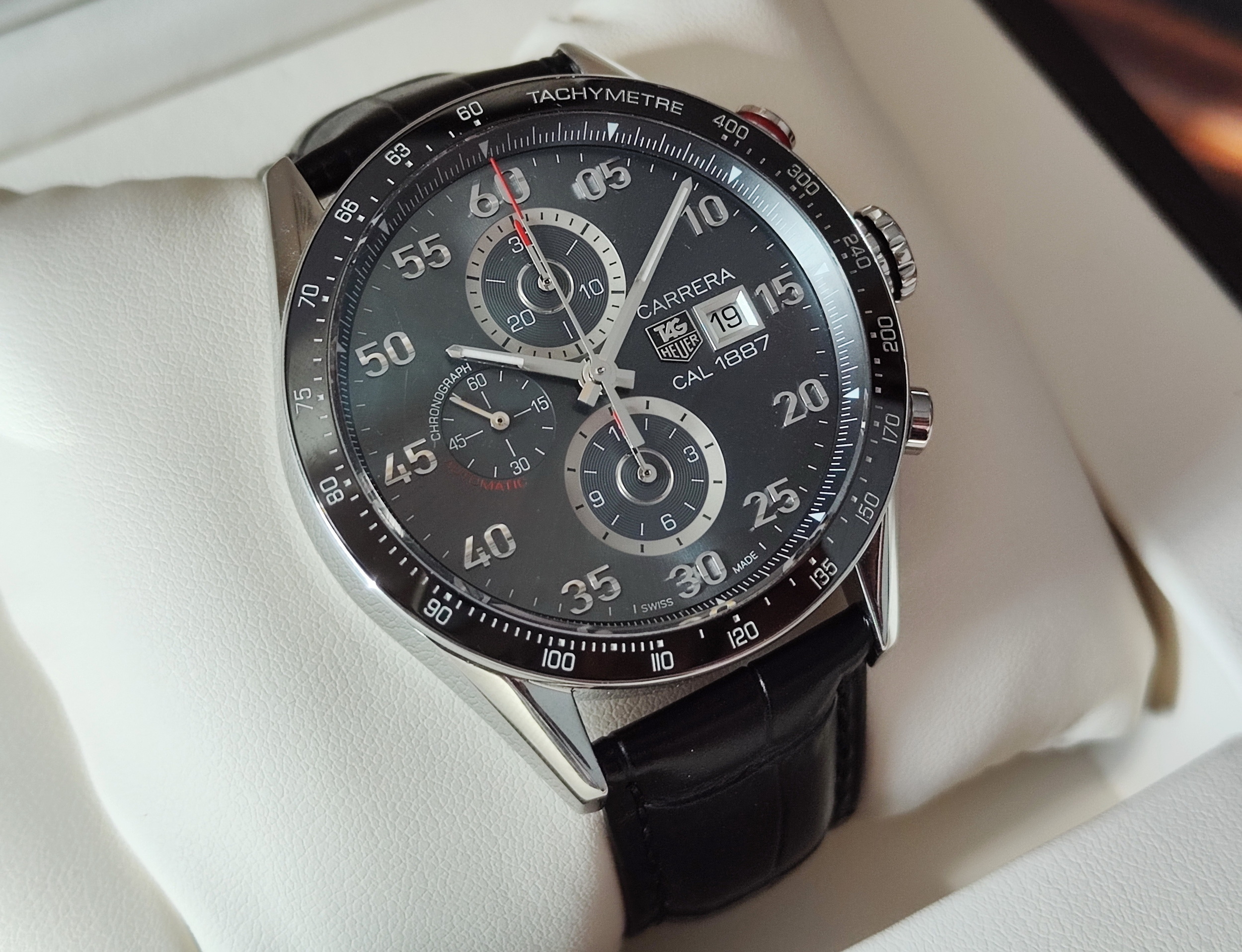 TAG HEUER 豪雅 CARRERA 1887 大錶徑43mm  自動上鍊 計時功能~原廠盒單 Calibre 3