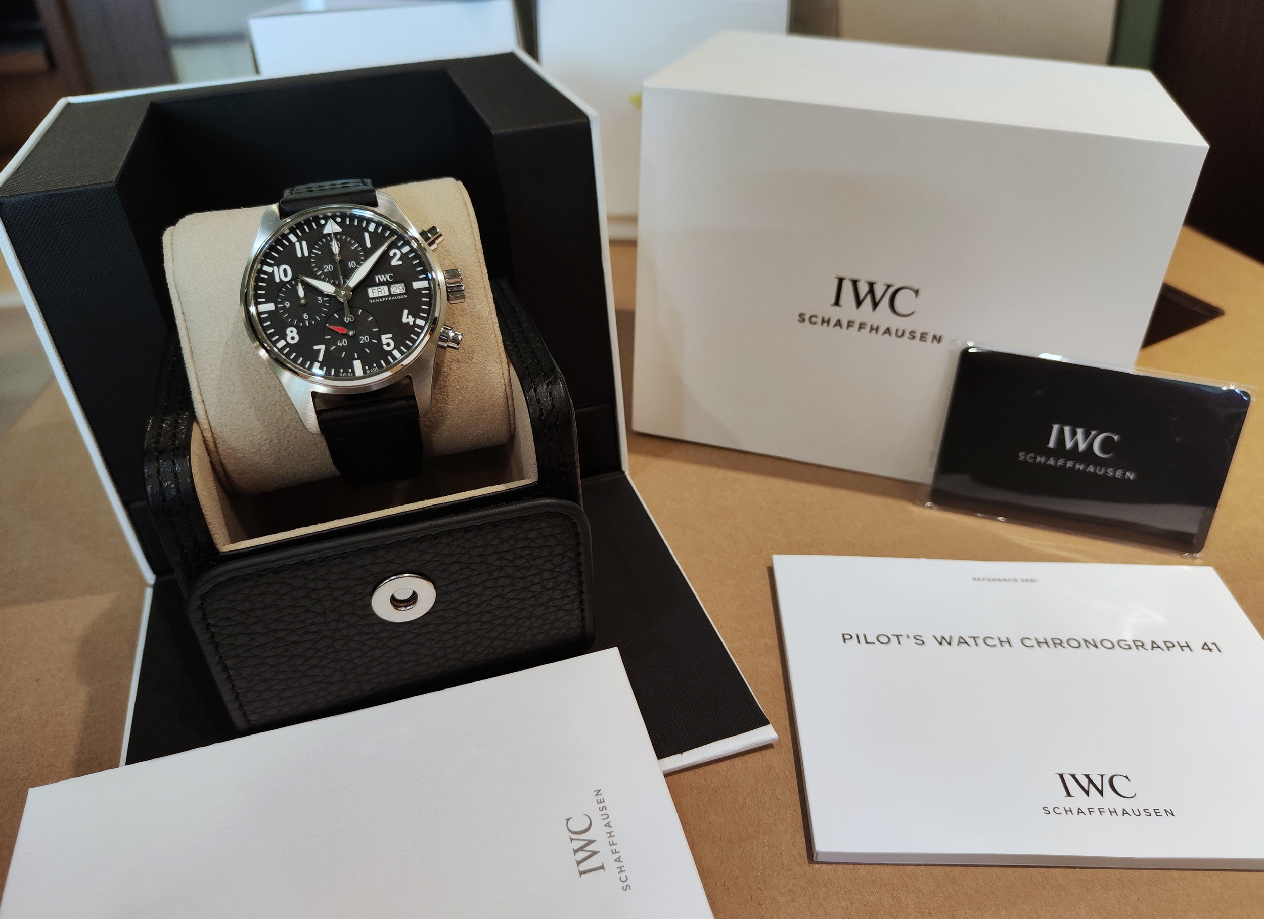 萬國 IWC 全新 飛行員系列 黑色面盤 大錶徑41mm 自動上鍊 計時功能~原廠盒單 2025AD 7
