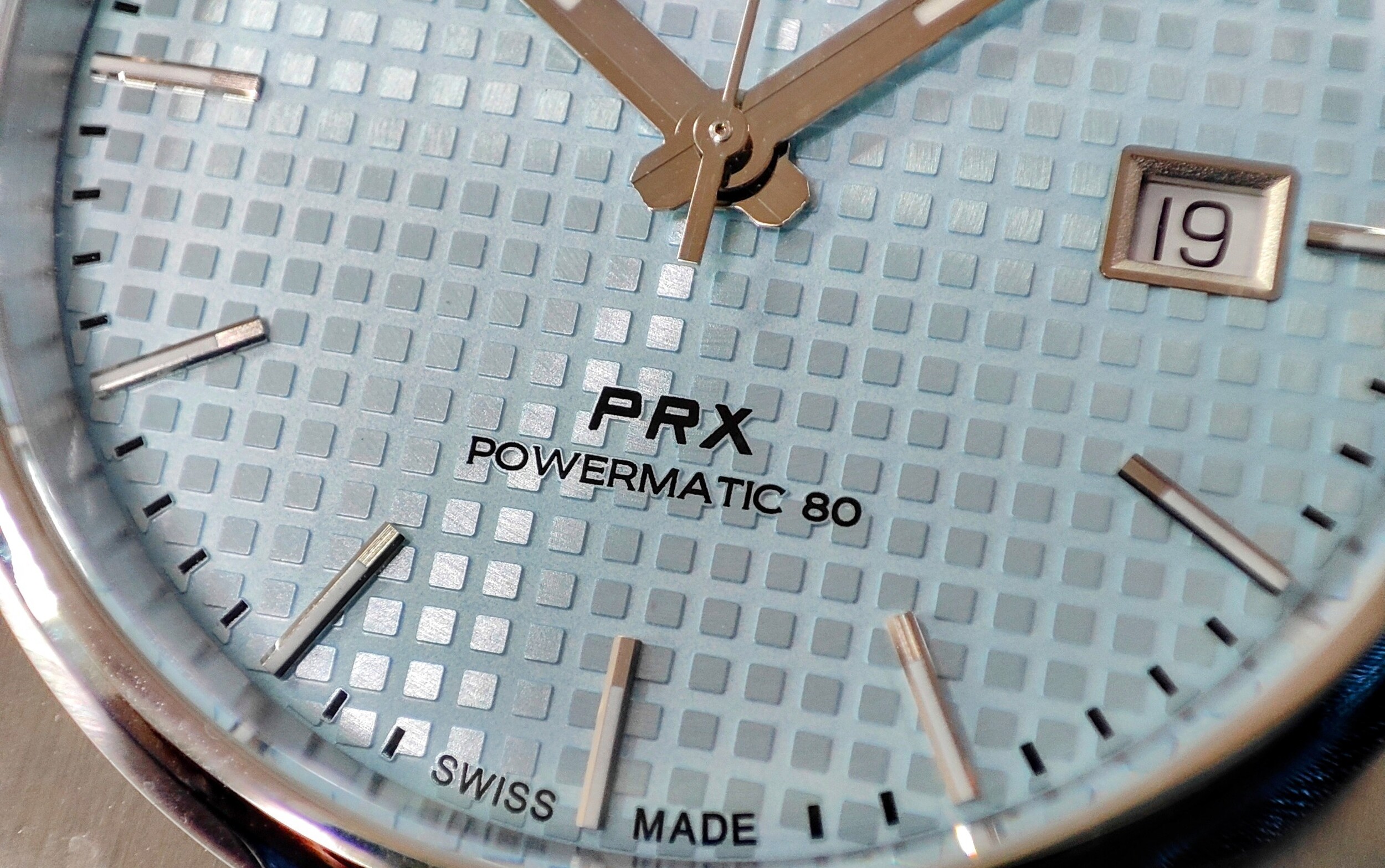 TISSOT 天梭 PRX系列 冰藍面盤 錶徑40mm 自動上鍊~原廠盒單 2025AD 5