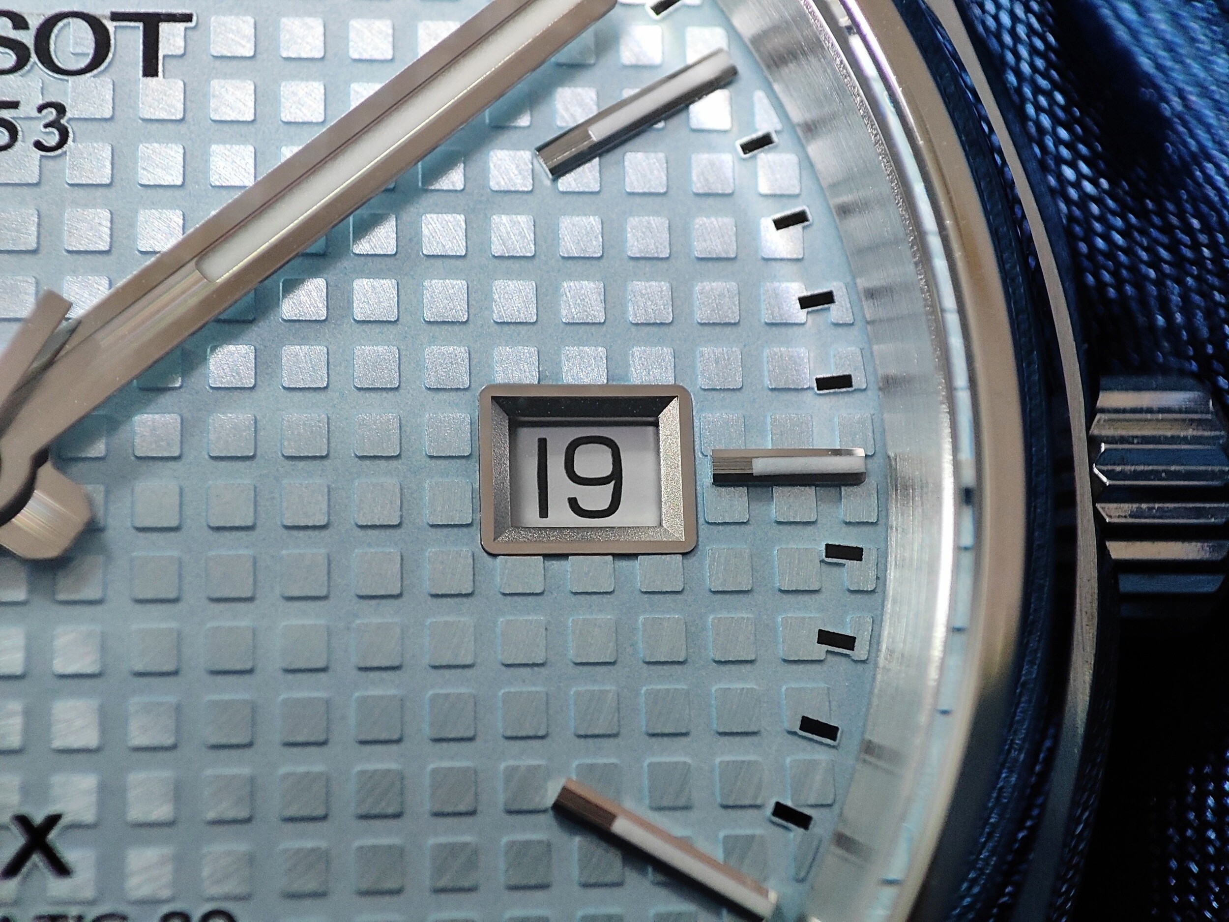 TISSOT 天梭 PRX系列 冰藍面盤 錶徑40mm 自動上鍊~原廠盒單 2025AD 4