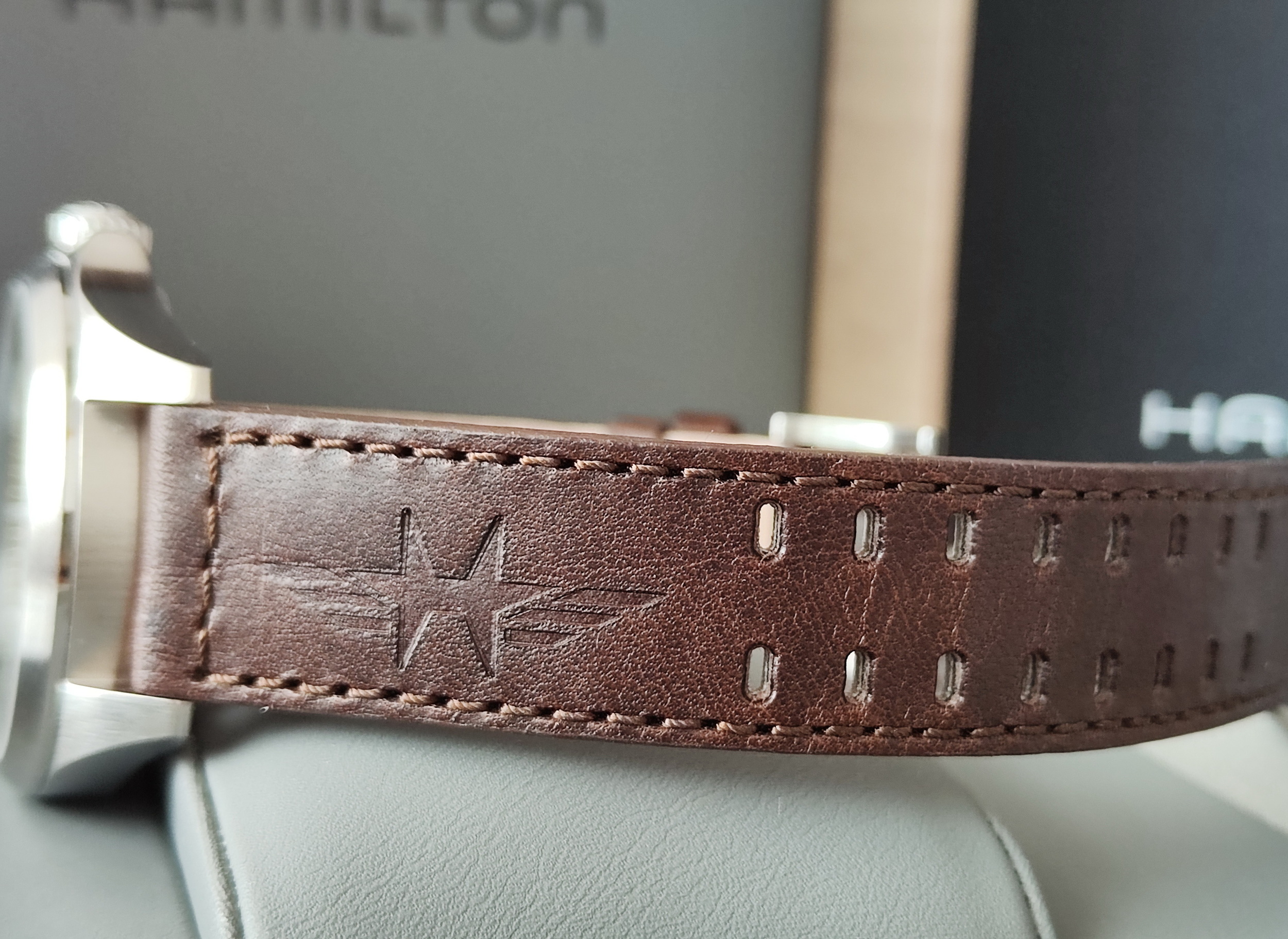 漢米爾頓 全新 卡其航空 大錶徑42mm 橄欖綠色面盤 自動上鍊~原廠盒單 2025AD 6