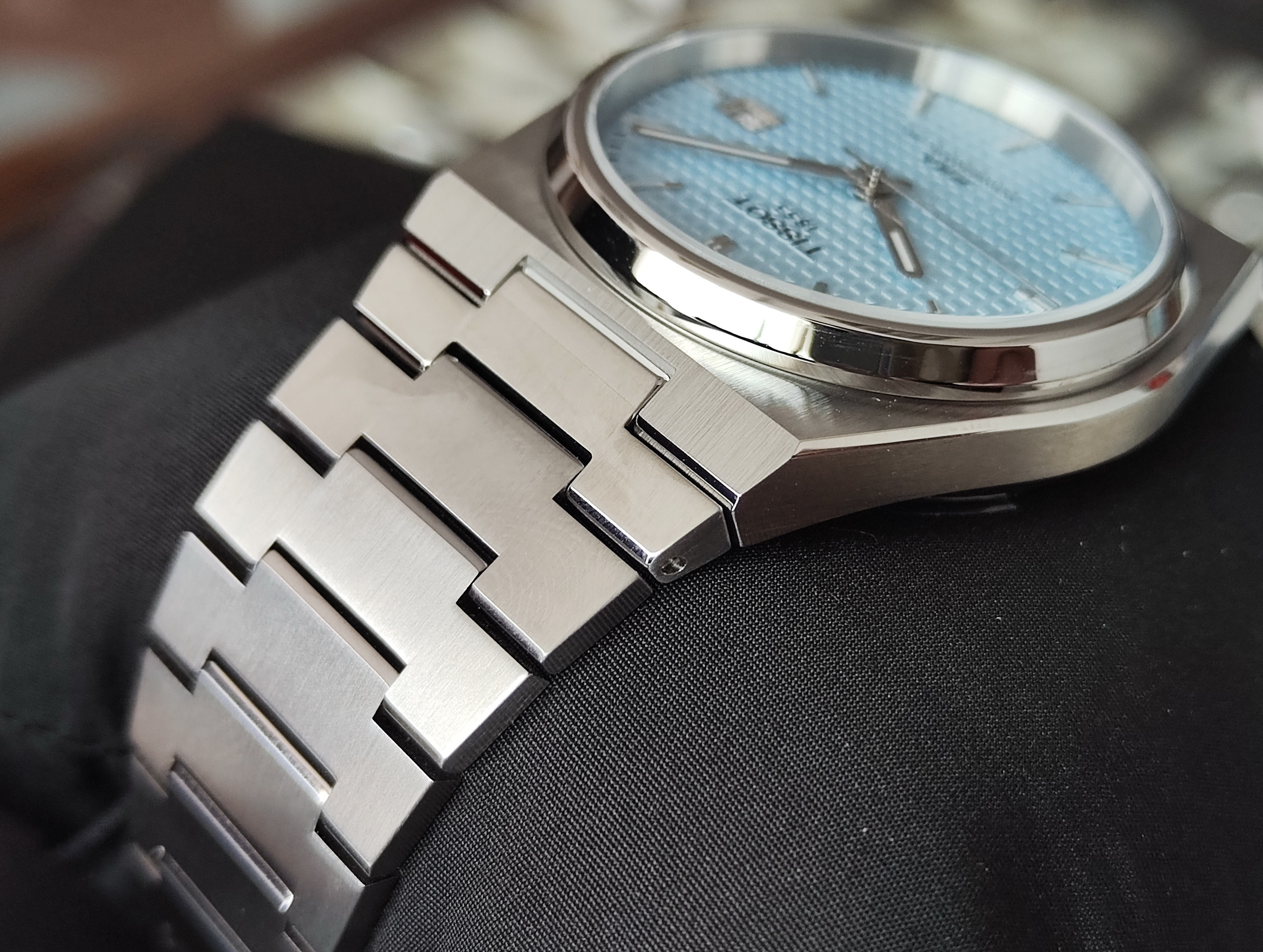 TISSOT 天梭 PRX系列 冰藍面盤 錶徑40mm 自動上鍊~原廠盒單 2025AD 8