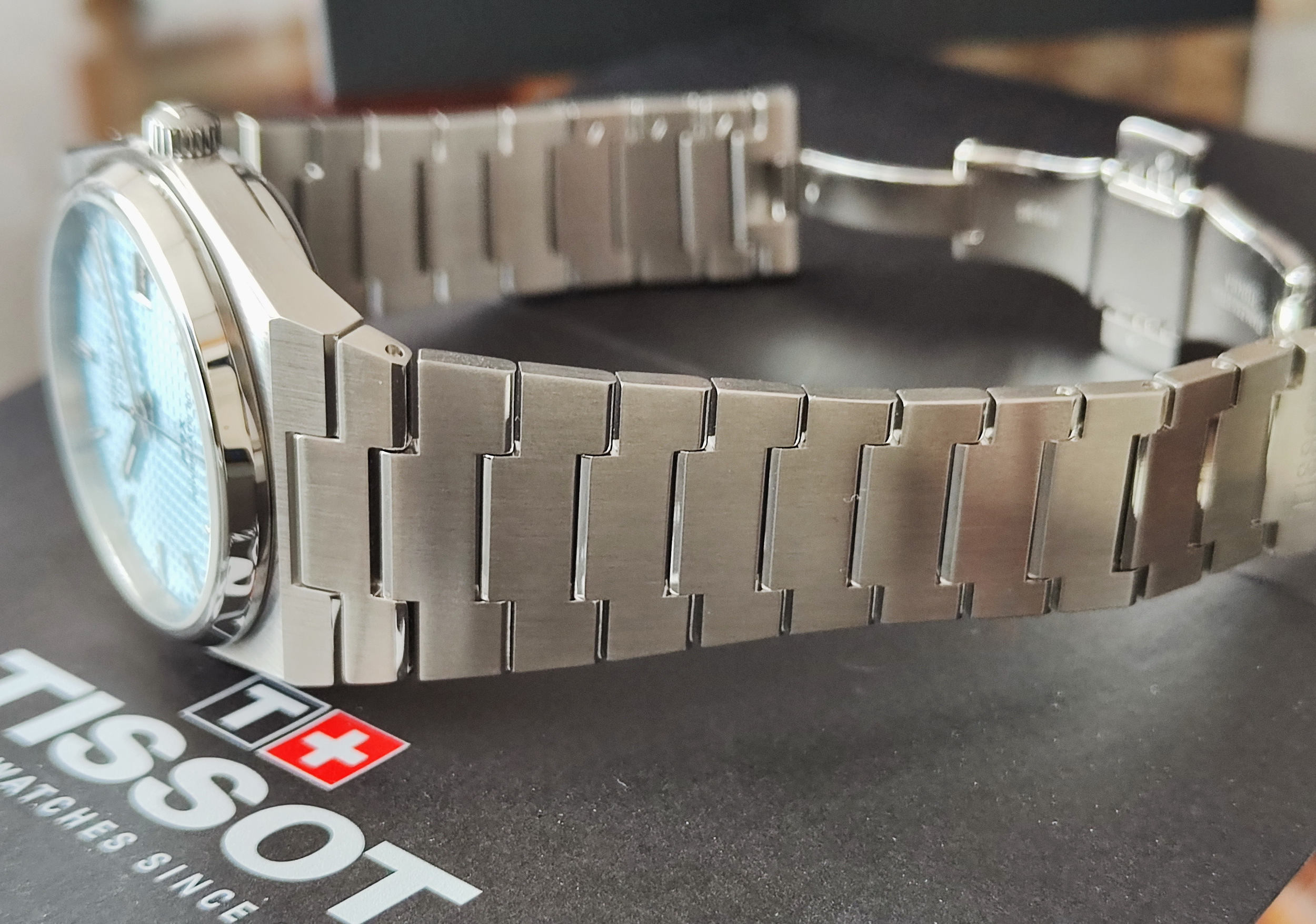 TISSOT 天梭 PRX系列 冰藍面盤 錶徑40mm 自動上鍊~原廠盒單 2025AD 9