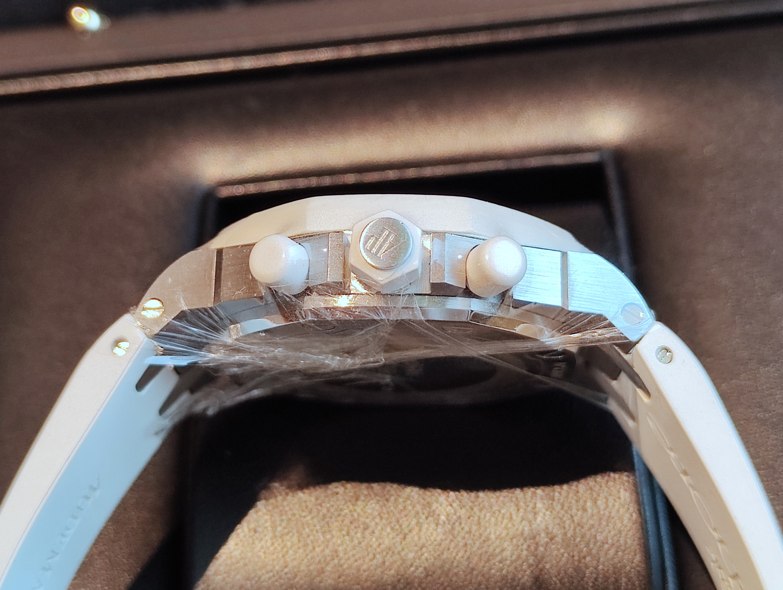 愛彼 AP 皇家橡樹 26048 原鑲鑽圈 錶徑37mm 白色面盤 自動上鍊 計時功能~原廠盒單 4