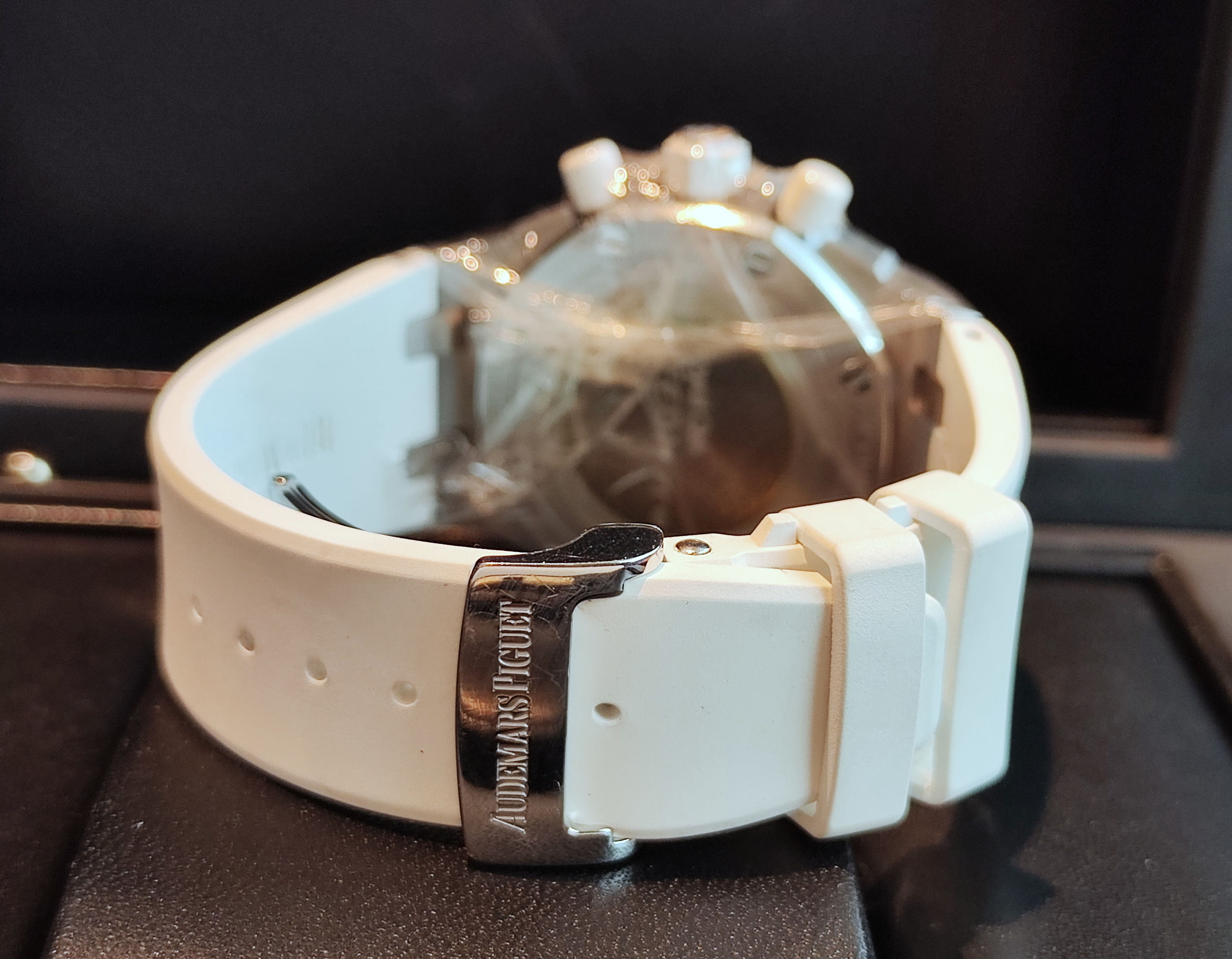 愛彼 AP 皇家橡樹 26048 原鑲鑽圈 錶徑37mm 白色面盤 自動上鍊 計時功能~原廠盒單 7