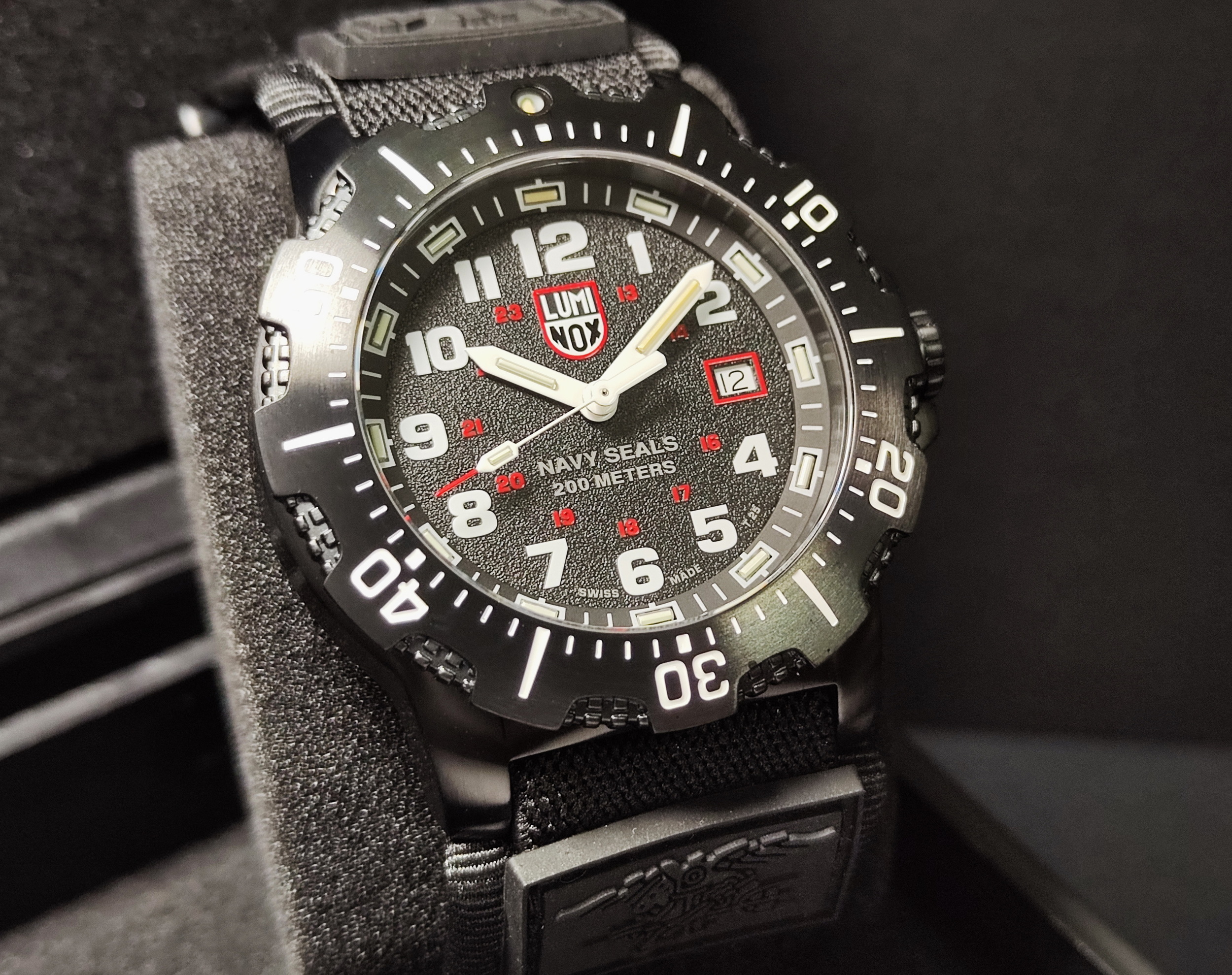 雷明時 Luminox 全新 Navy SEAL 海豹部隊 聯名款 大錶徑46mm 石英機芯 軍錶~原廠盒單 2025 3