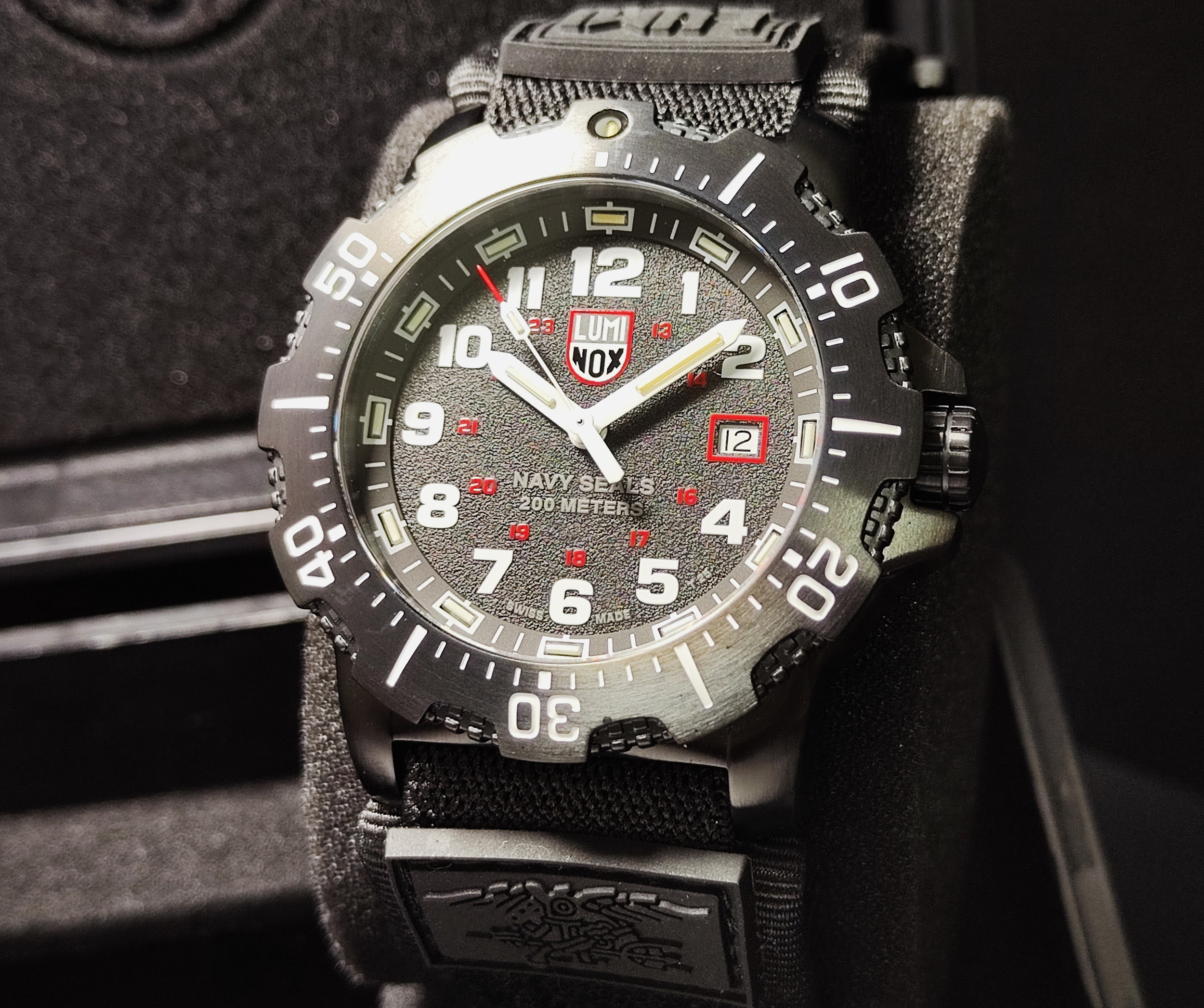 雷明時 Luminox 全新 Navy SEAL 海豹部隊 聯名款 大錶徑46mm 石英機芯 軍錶~原廠盒單 2025 2