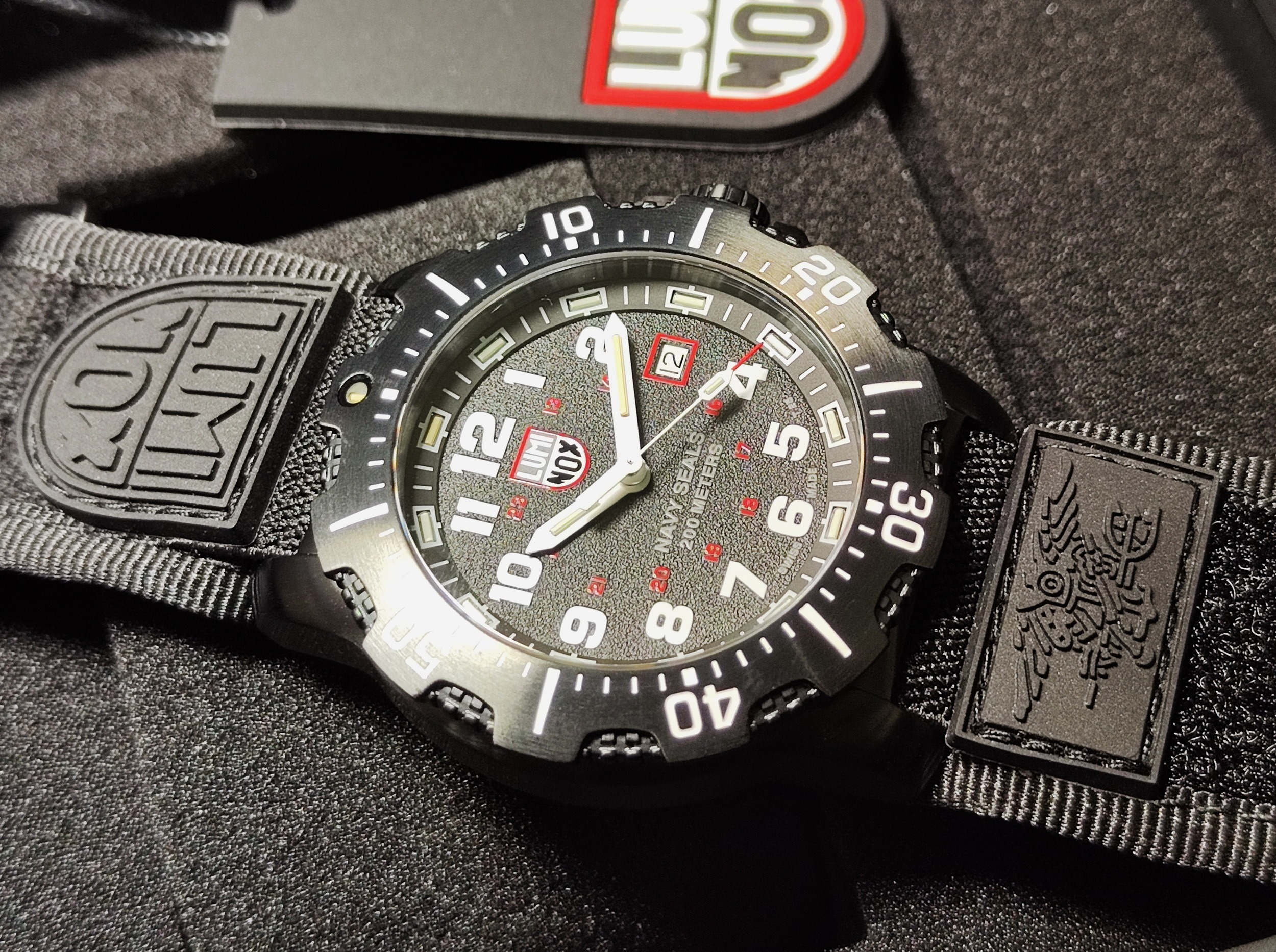 雷明時 Luminox 全新 Navy SEAL 海豹部隊 聯名款 大錶徑46mm 石英機芯 軍錶~原廠盒單 2025 6
