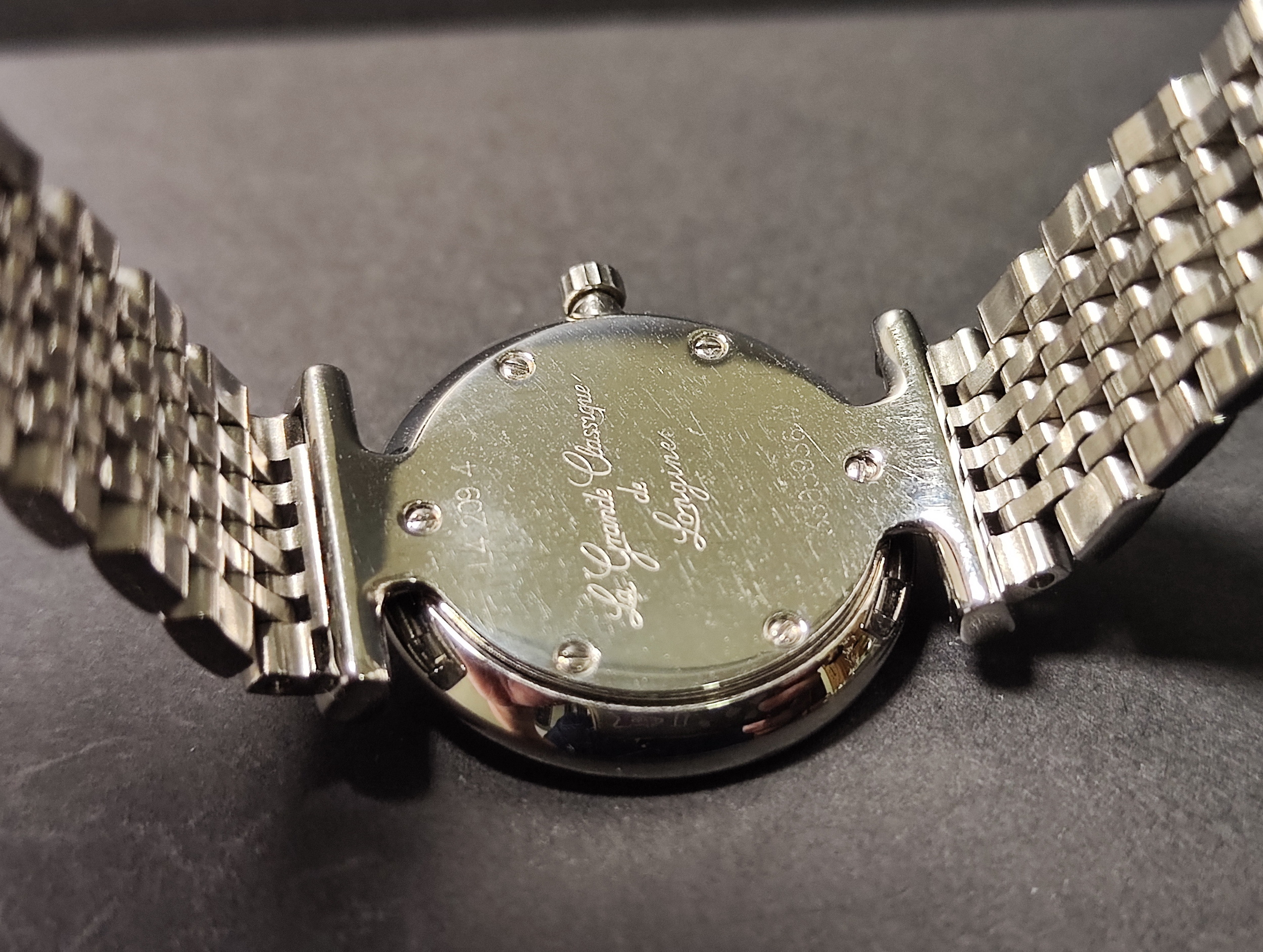 浪琴 嘉嵐系列  銀白色波紋面盤 錶徑24mm 羅馬數字 石英機芯 LADY'S 4