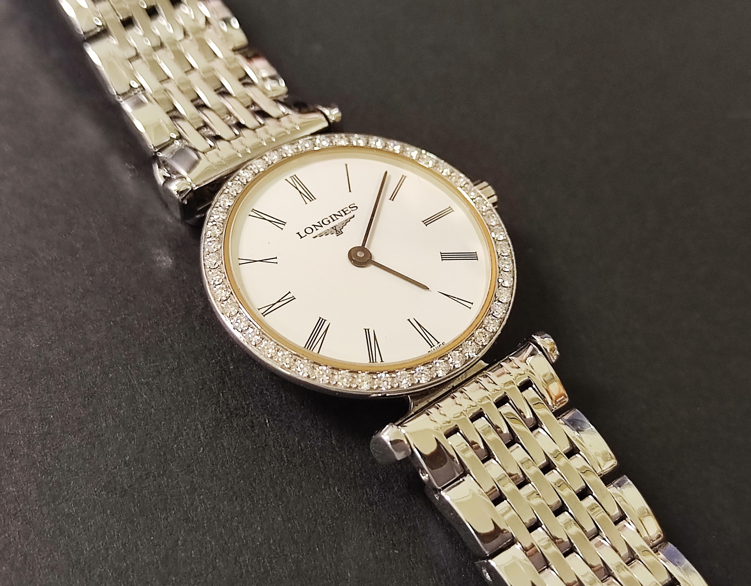 浪琴 嘉嵐系列 原鑲鑽圈 白色面盤 錶徑24mm 羅馬數字 石英機芯 LADY'S 3