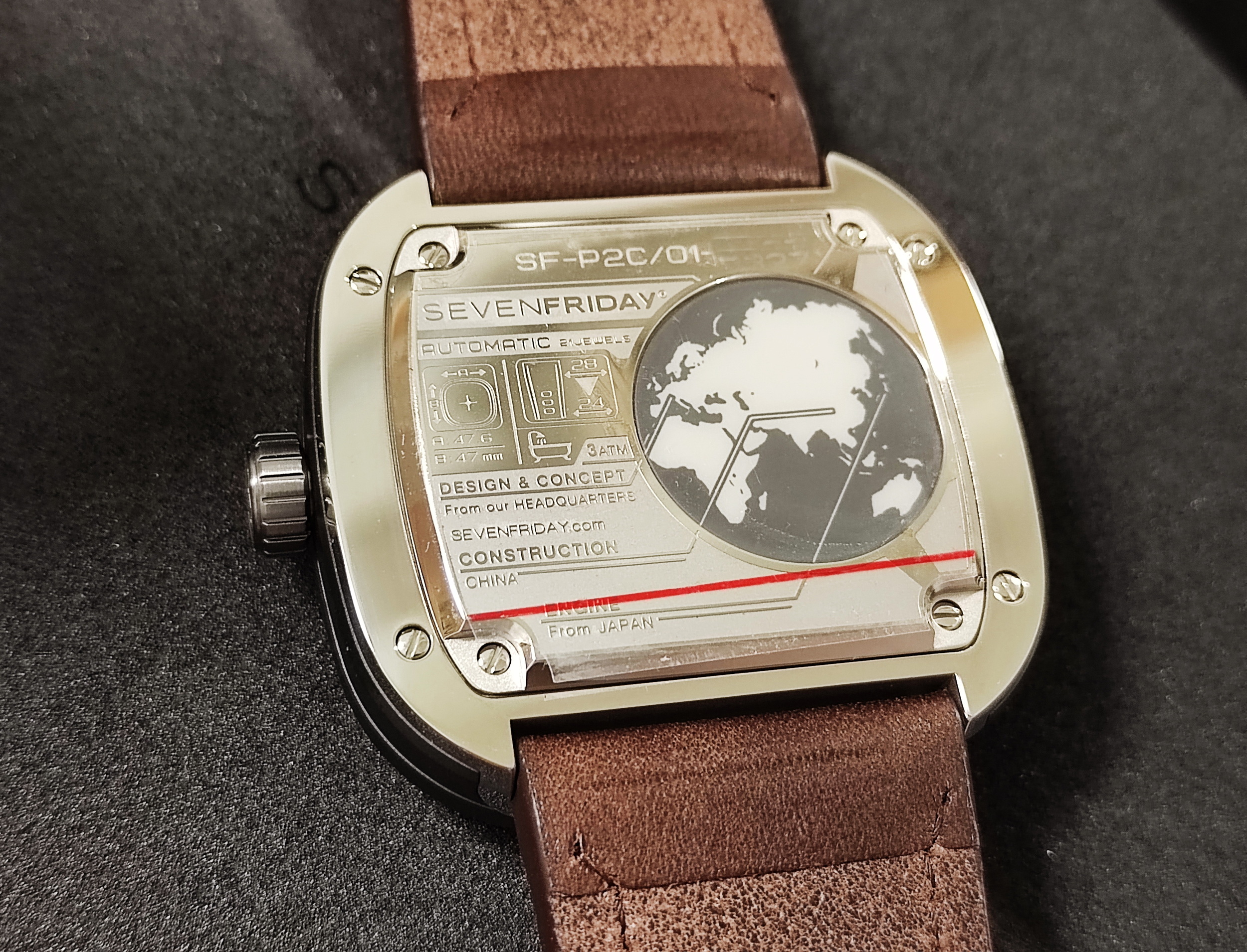 SEVENFRIDAY 全新 P2C/01 咖啡色 鏤空面盤~原廠盒單 2025AD 4