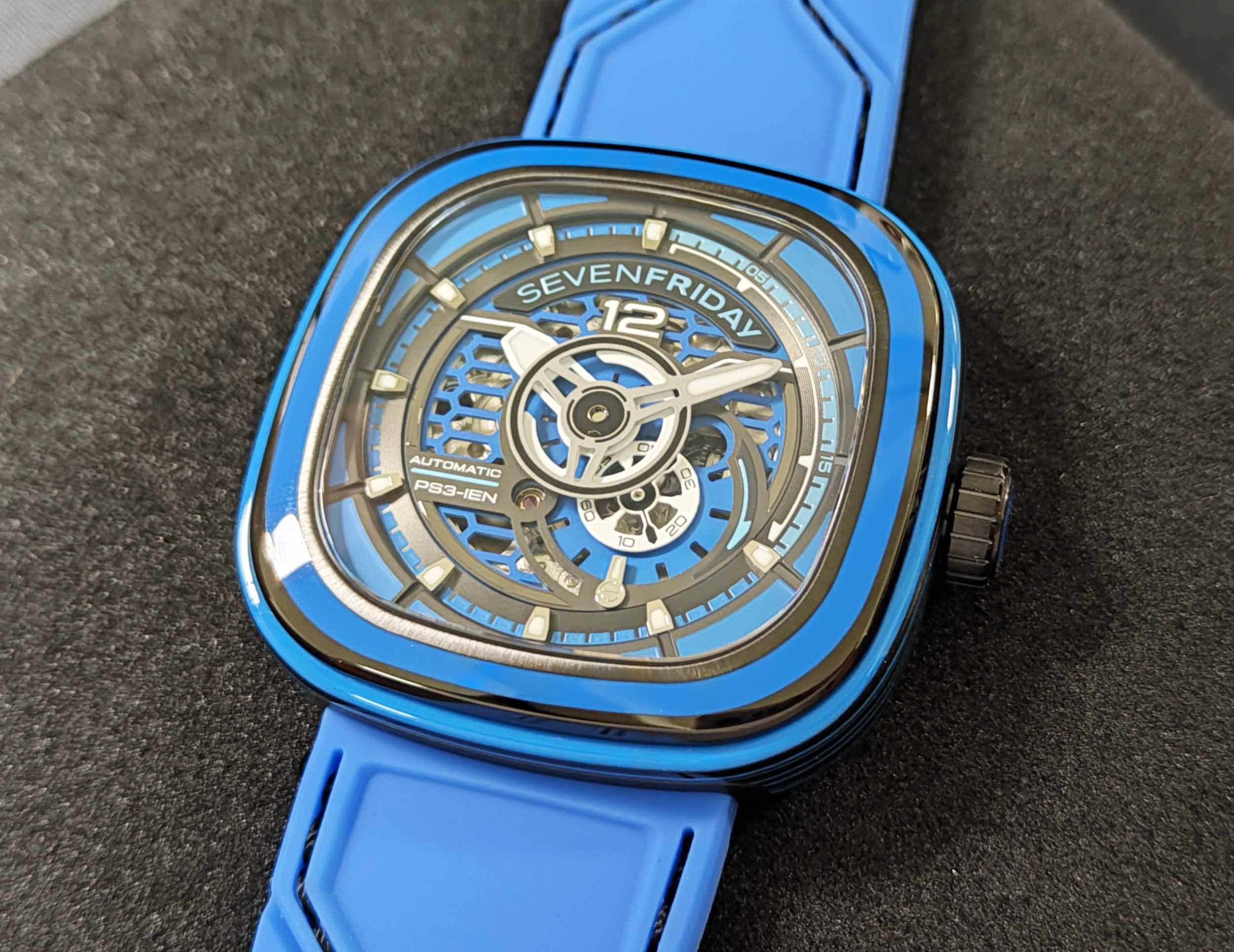 SEVENFRIDAY 全新 PS3/04 藍色碳纖維 大錶徑47mm 自動上鍊 多層次工業風~原廠盒單 2025AD 2