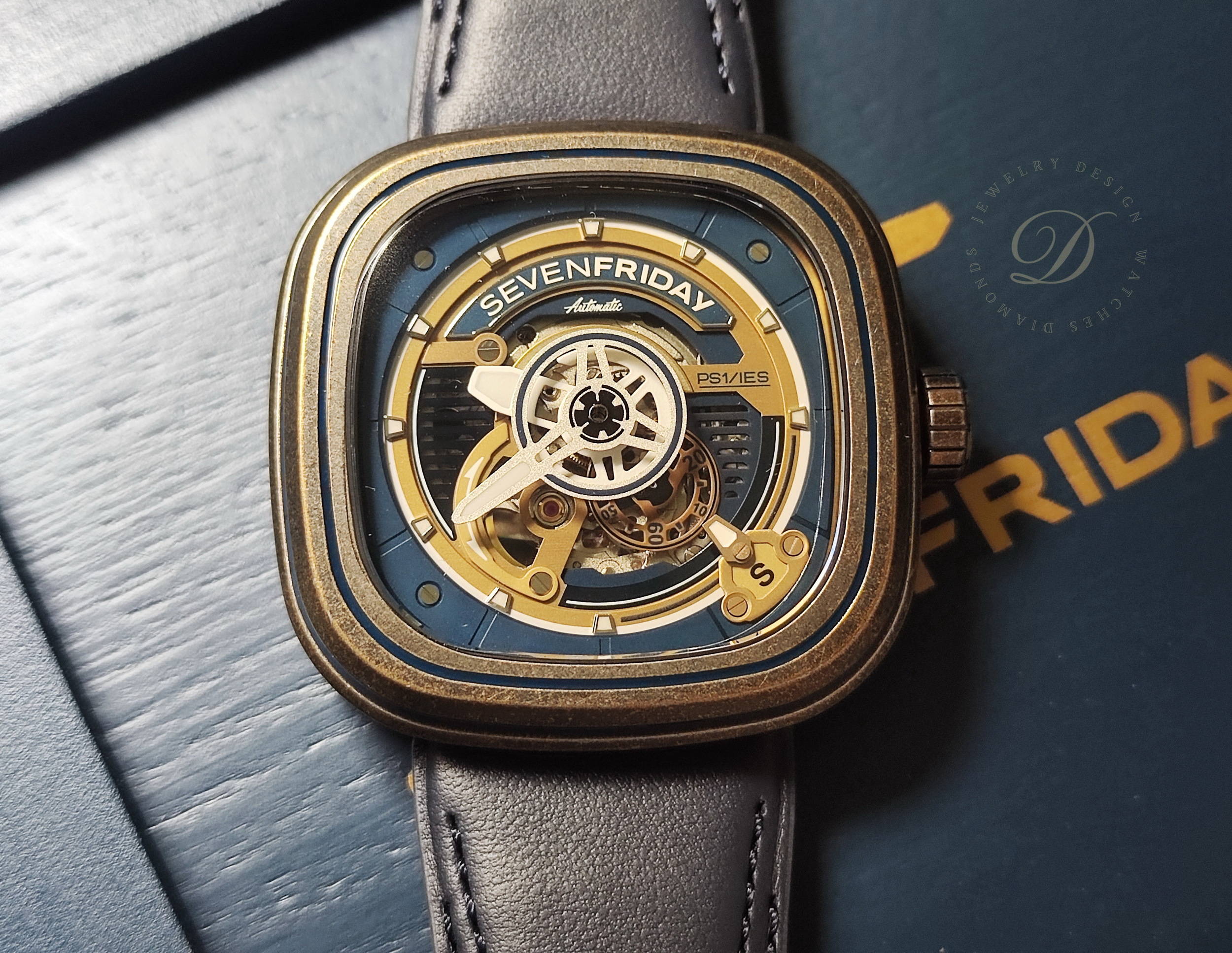 SEVENFRIDAY 全新 PS1/04 黃銅錶殼 全球限量款 海軍藍 鏤空面盤 自動上鍊 復古風格~原廠盒單 2025AD