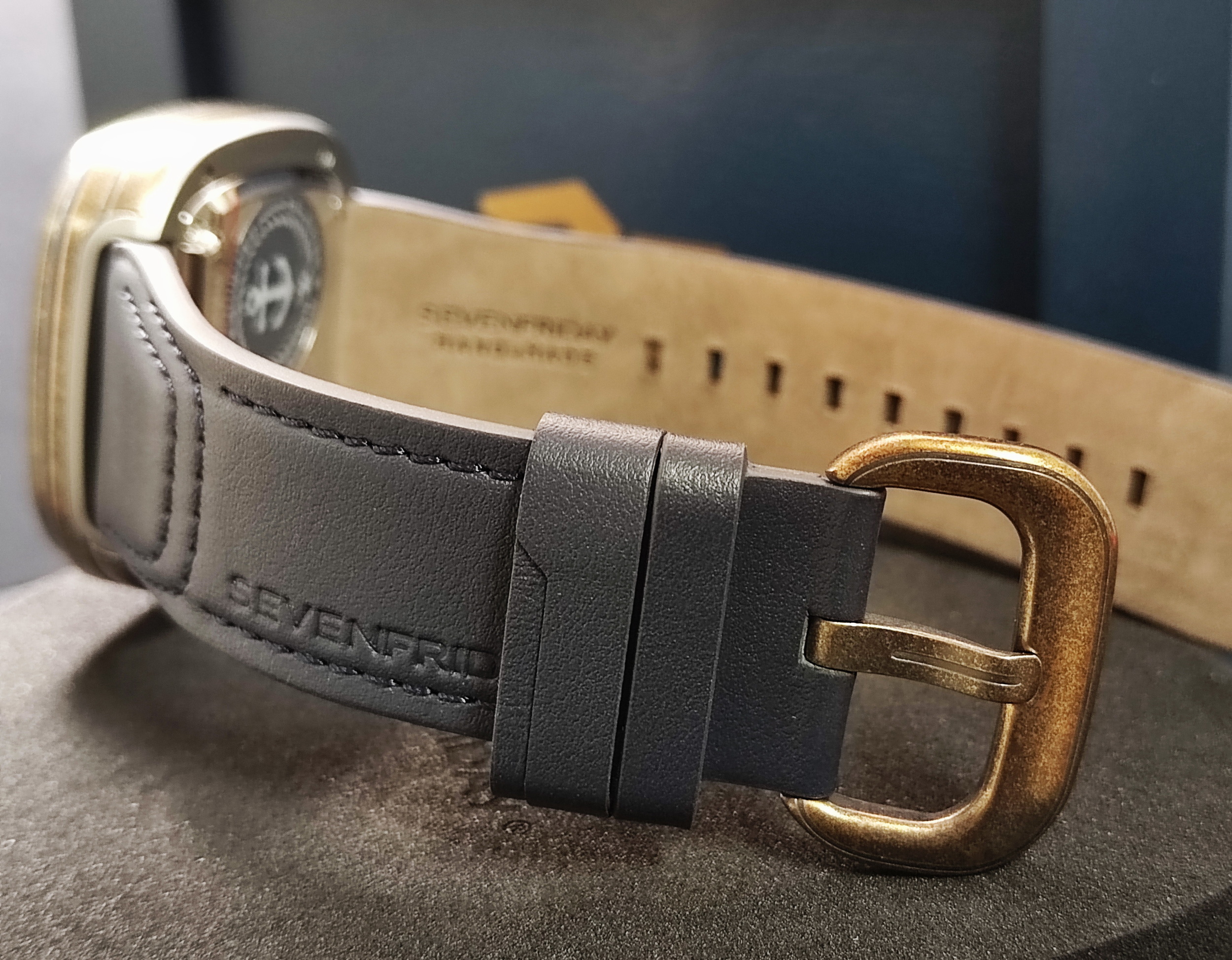 SEVENFRIDAY 全新 PS1/04 黃銅錶殼 全球限量款 海軍藍 鏤空面盤 自動上鍊 復古風格~原廠盒單 2025AD 7