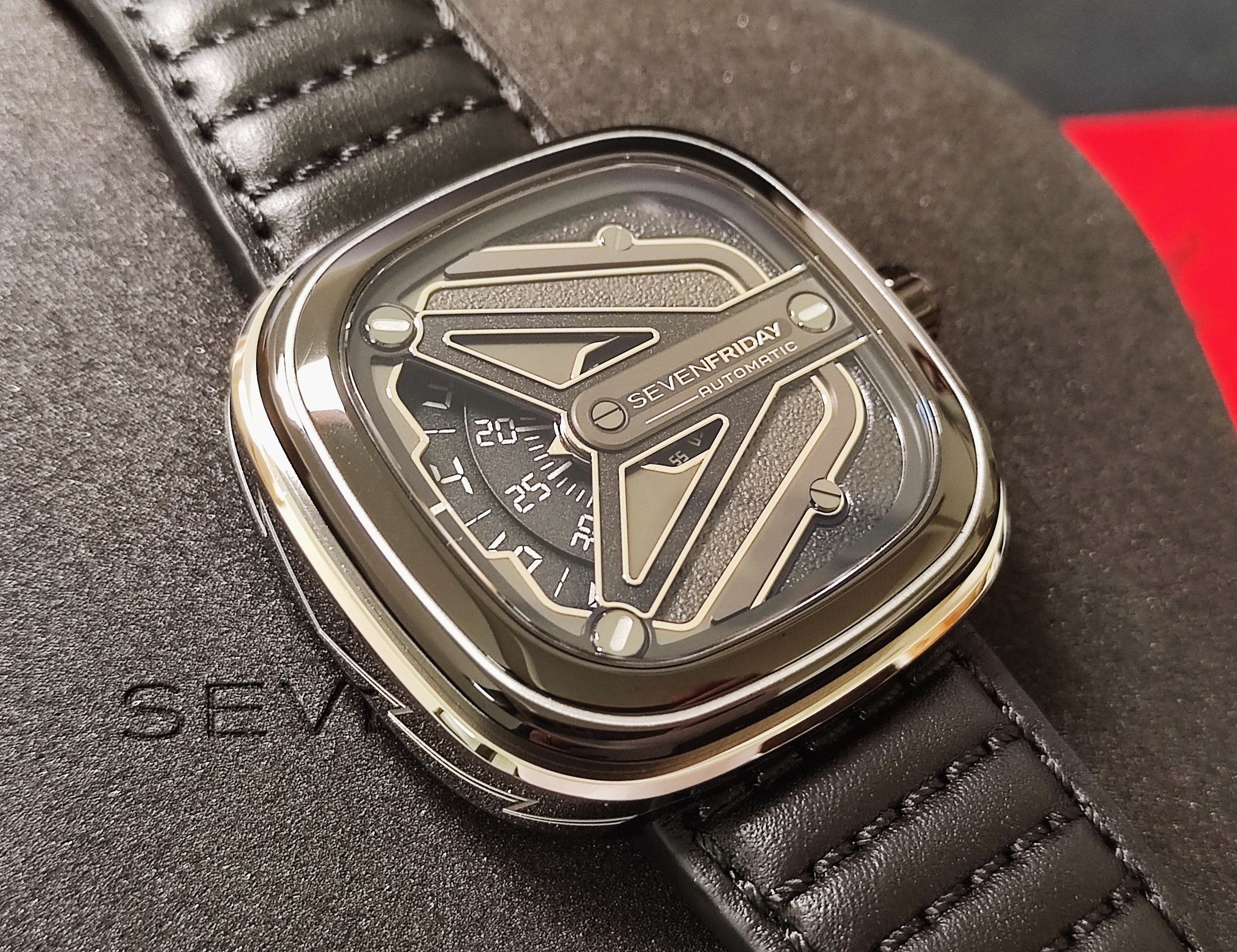 SEVENFRIDAY 全新 M3/08 黑色PVD 自動上鍊 特殊面盤顯示 龐克搖滾風~原廠盒單 2025AD 2