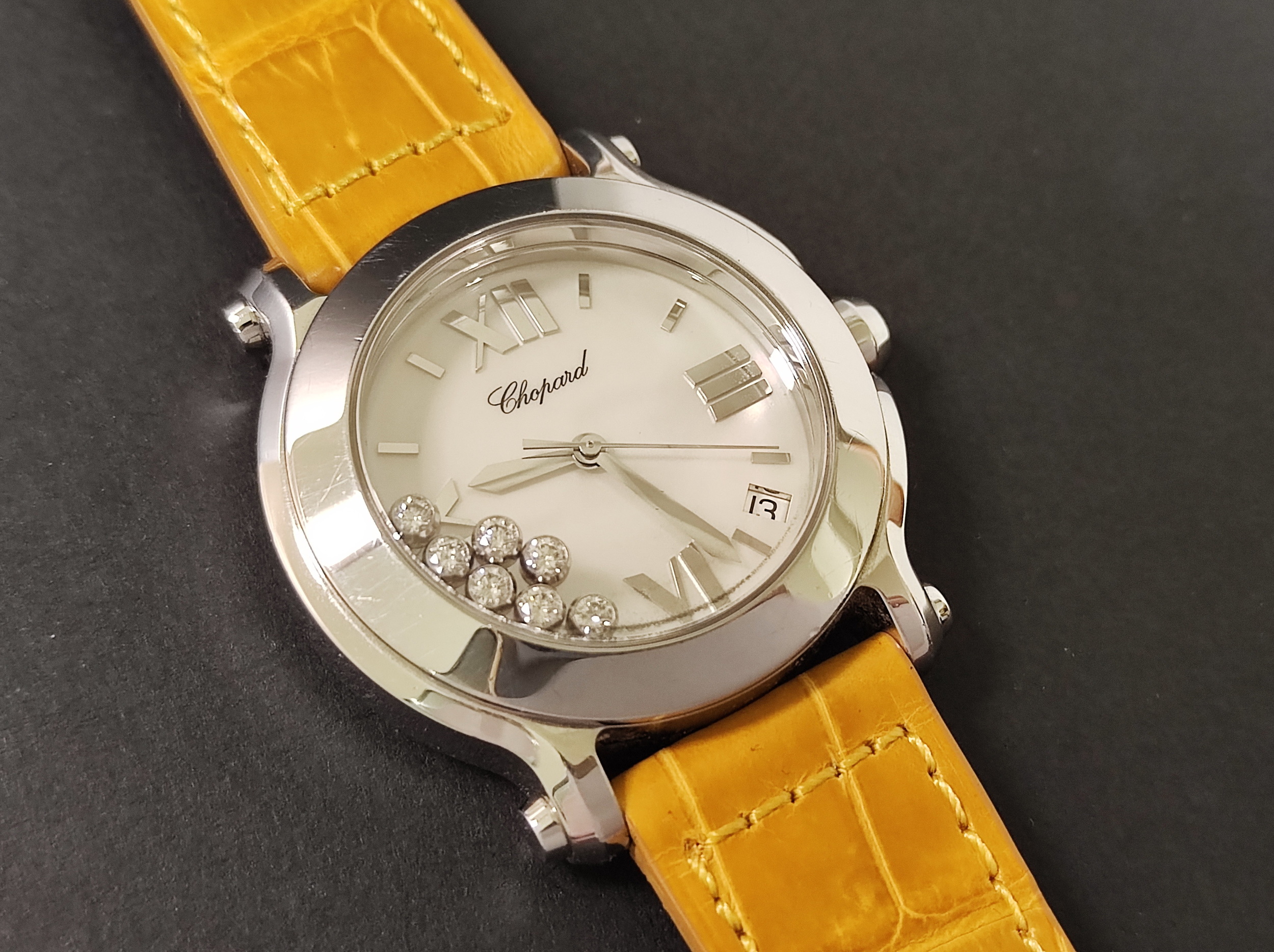 蕭邦 CHOPARD 快樂鑽 白色珍珠母貝面盤 錶徑36mm 石英機芯 原鑲7顆跑鑽~原廠盒單 國內AD 2