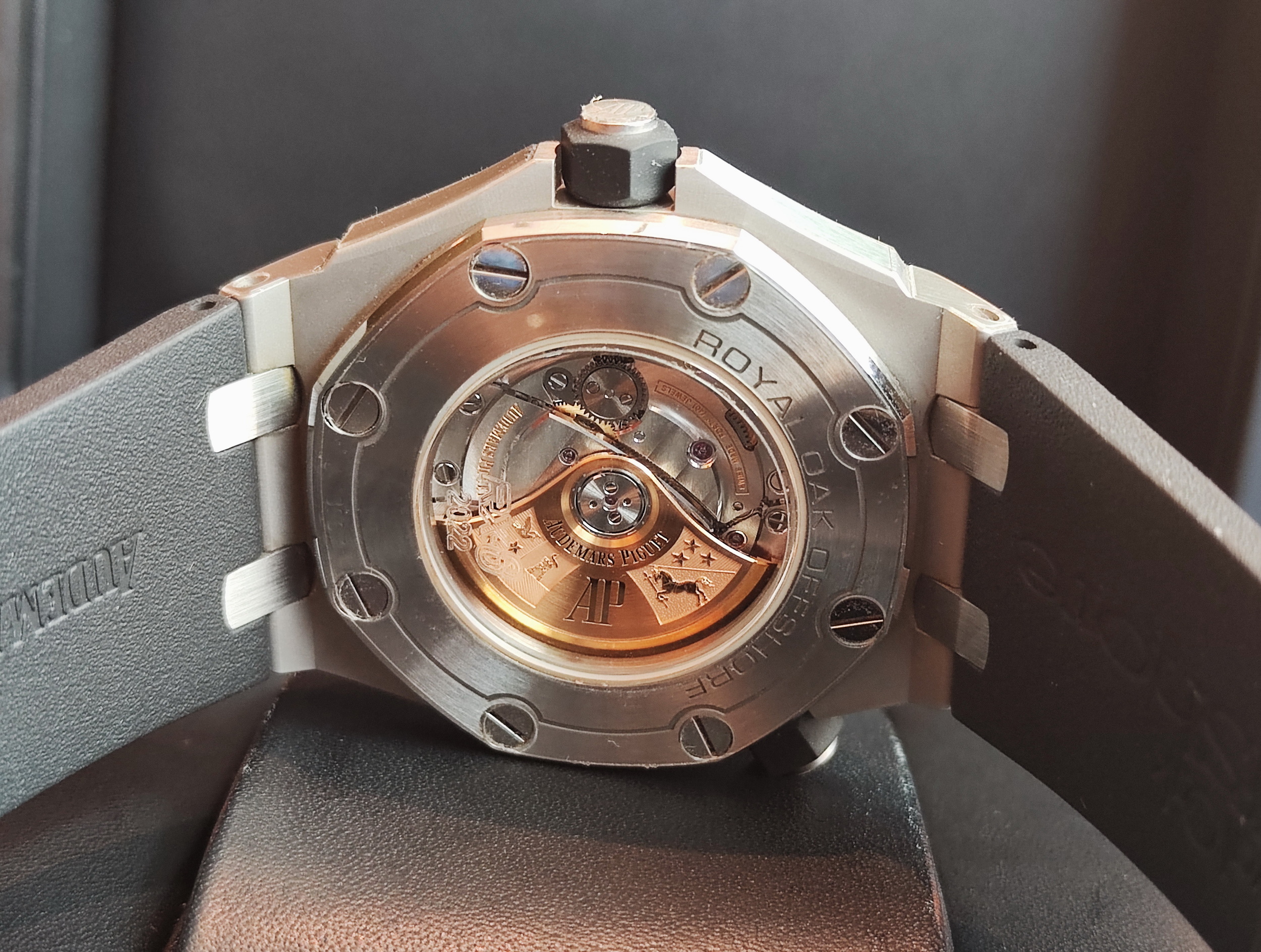 愛彼 AP 皇家橡樹 15710 大錶徑42mm 自動上鍊 透明底蓋 透背~原廠盒單 Offshore Diver 5