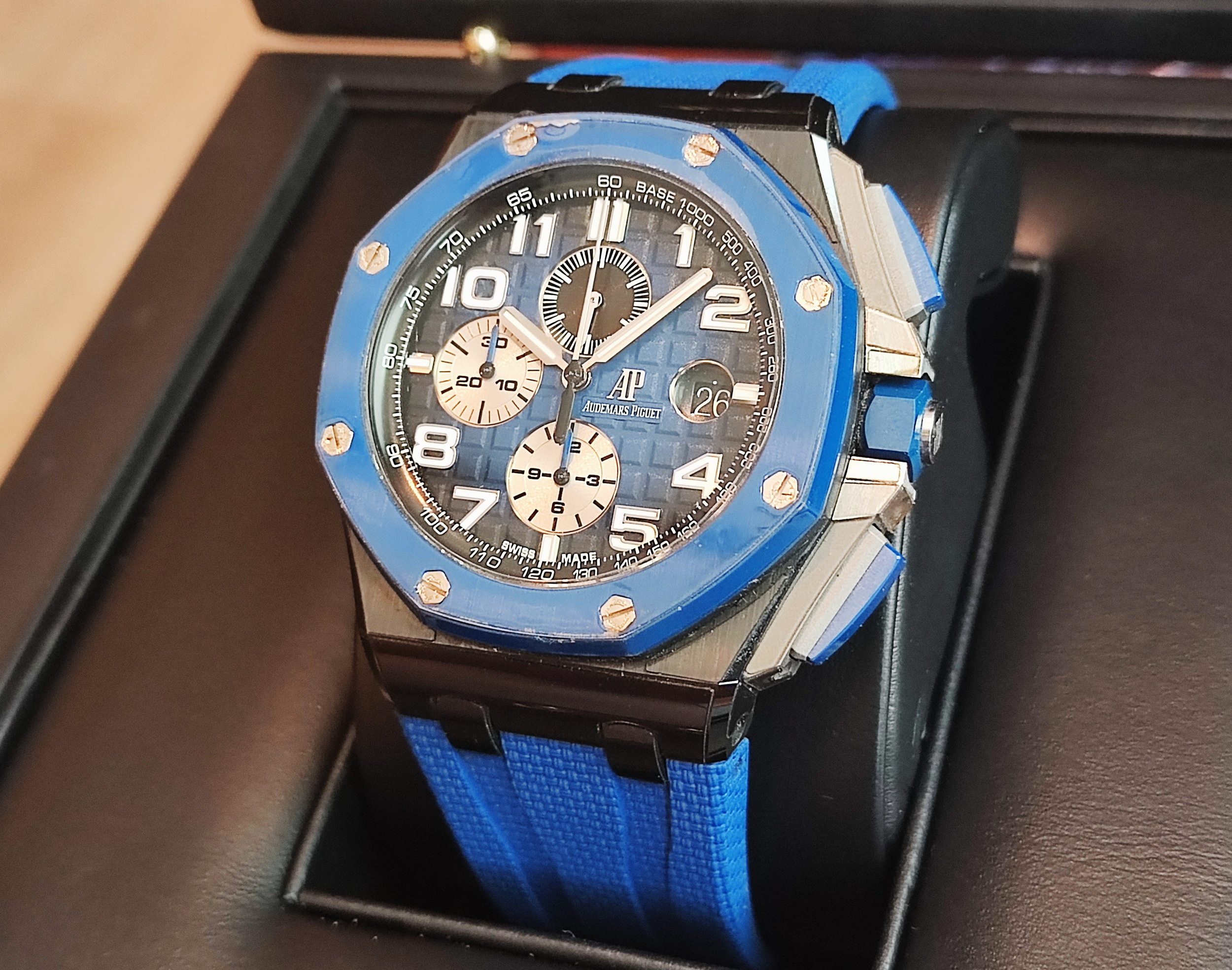 愛彼 AP 皇家橡樹 26405CE 藍/黑色陶瓷 煙燻藍面 大錶徑44mm 自動上鍊 計時功能~原廠盒單 3
