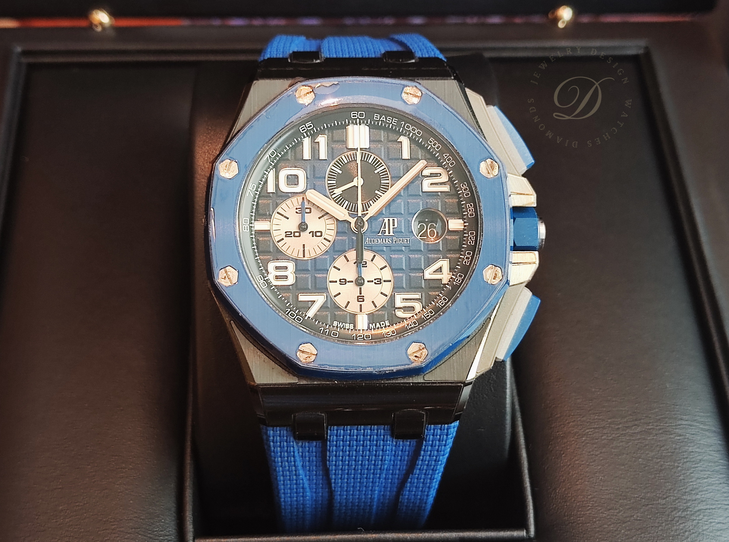 愛彼 AP 皇家橡樹 26405CE 藍/黑色陶瓷 煙燻藍面 大錶徑44mm 自動上鍊 計時功能~原廠盒單 2