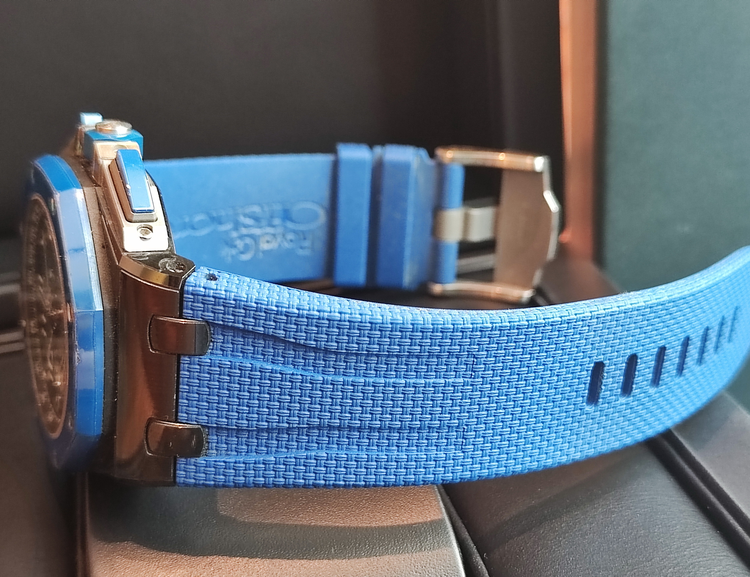 愛彼 AP 皇家橡樹 26405CE 藍/黑色陶瓷 煙燻藍面 大錶徑44mm 自動上鍊 計時功能~原廠盒單 6