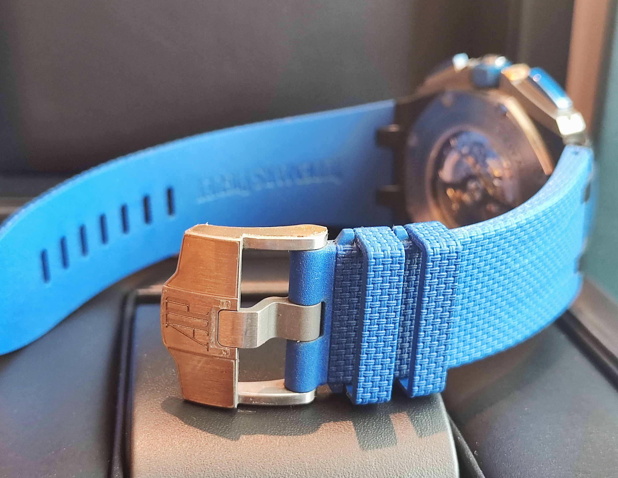 愛彼 AP 皇家橡樹 26405CE 藍/黑色陶瓷 煙燻藍面 大錶徑44mm 自動上鍊 計時功能~原廠盒單 7