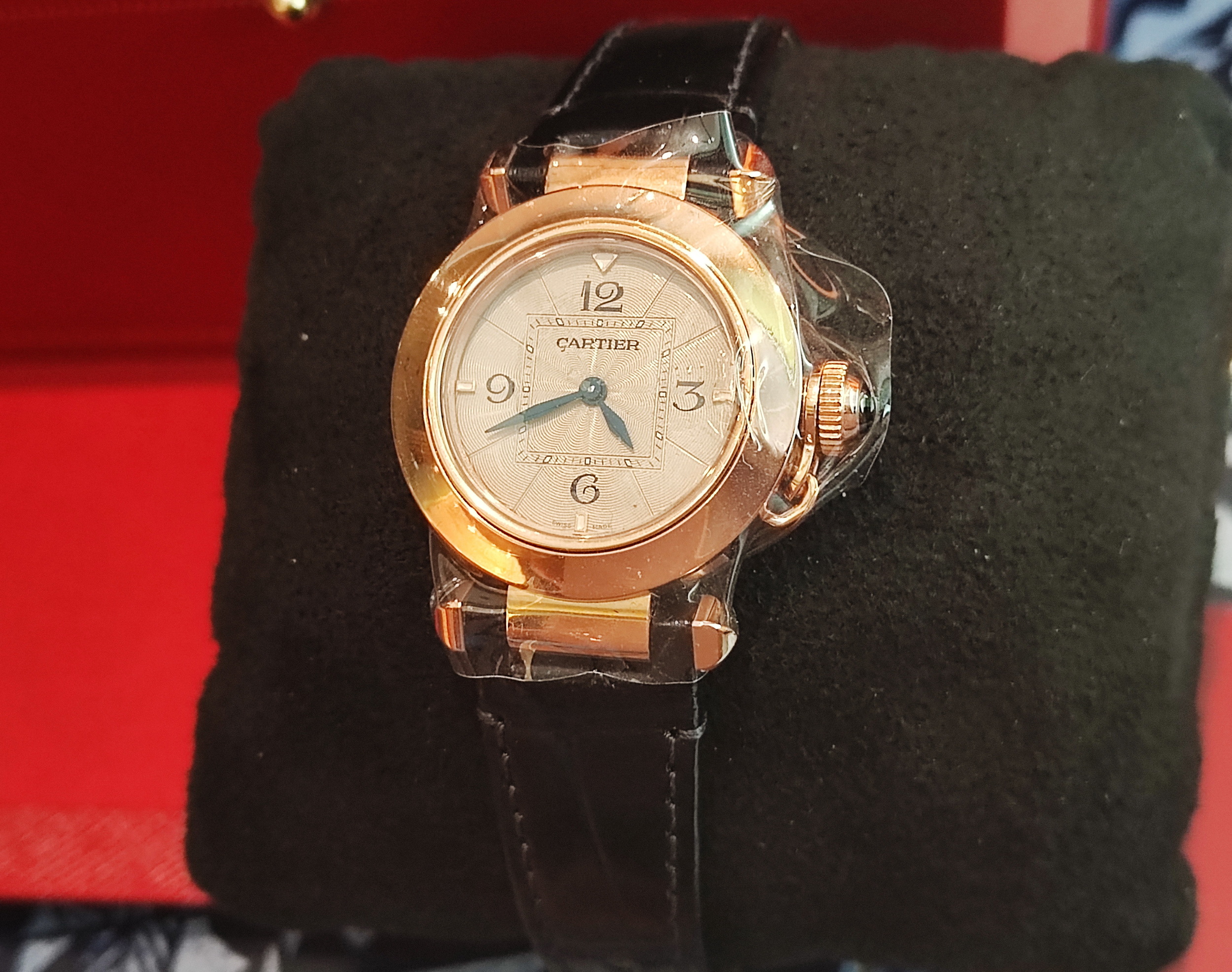 卡地亞 CARTIER 全新 PASHA  玫瑰金 錶徑30mm 石英機芯 原廠摺疊扣~原廠盒單 2025 2