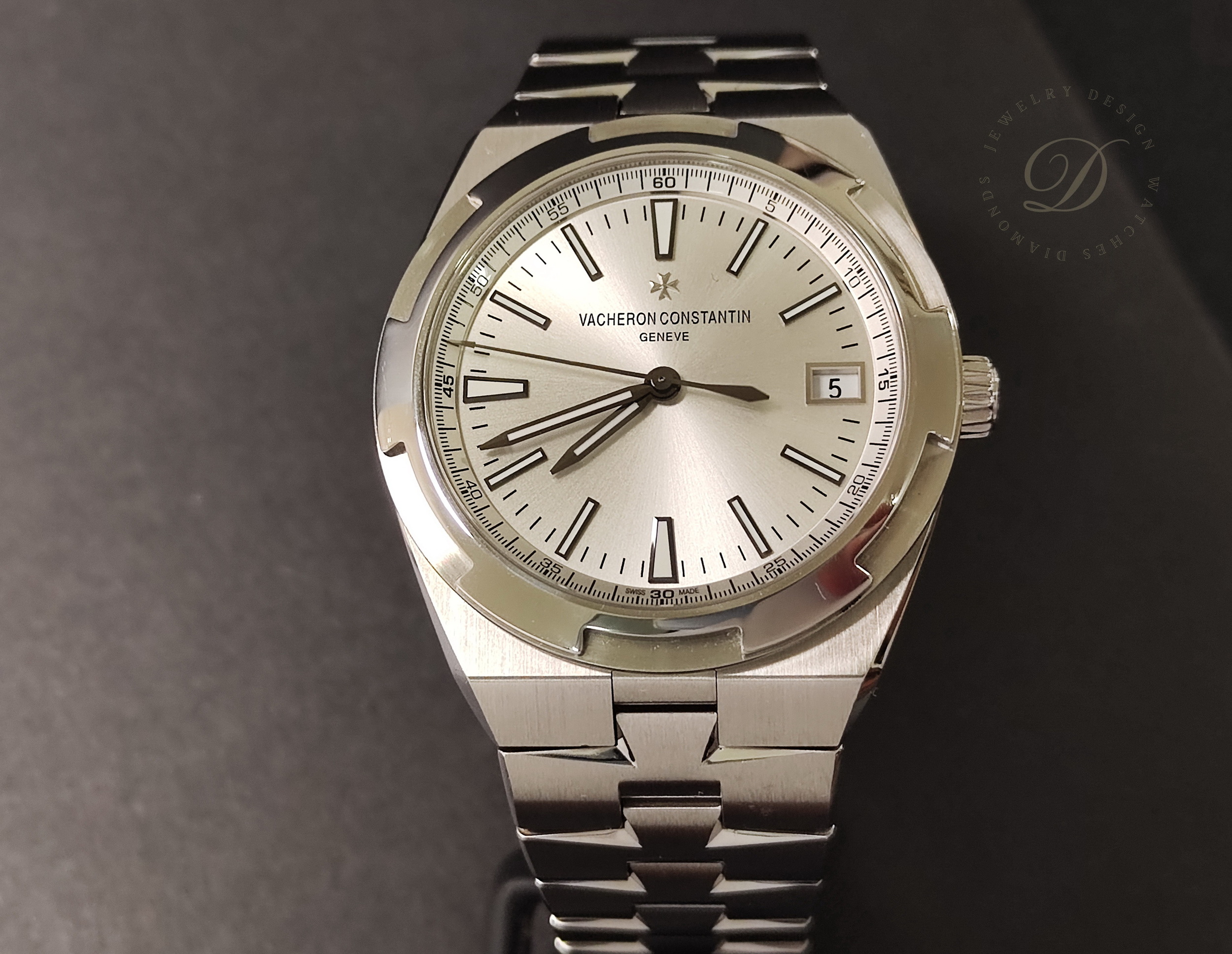 江詩丹頓 VC Oversea 縱橫四海 4500V 銀色面盤 錶徑41mm 自動上鍊 快拆三錶帶~原廠盒單 2020