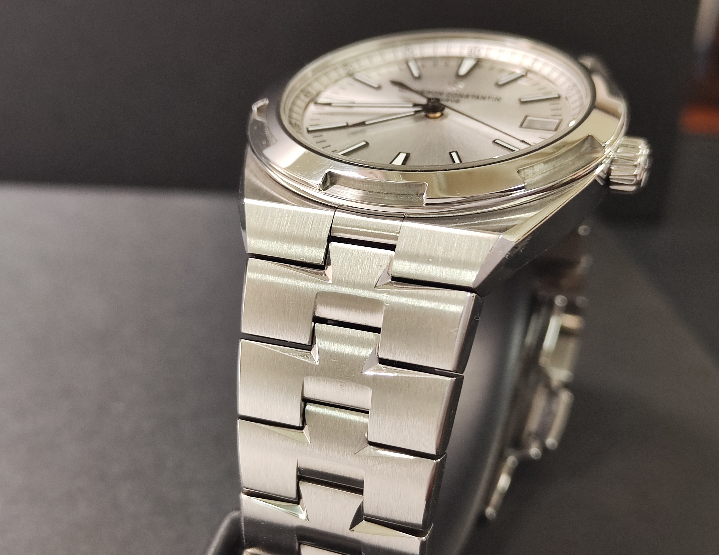 江詩丹頓 VC Oversea 縱橫四海 4500V 銀色面盤 錶徑41mm 自動上鍊 快拆三錶帶~原廠盒單 2020 5