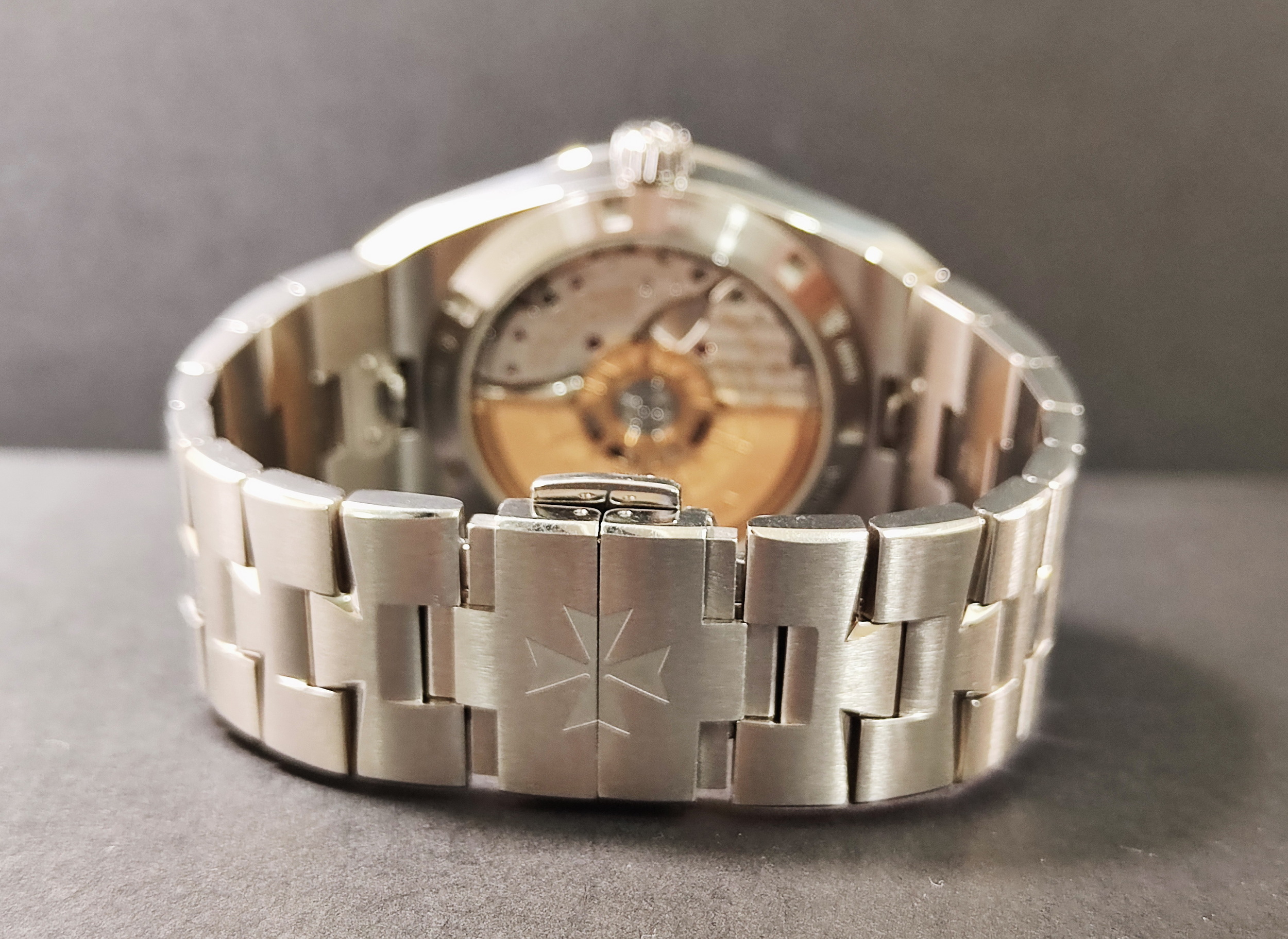 江詩丹頓 VC Oversea 縱橫四海 4500V 銀色面盤 錶徑41mm 自動上鍊 快拆三錶帶~原廠盒單 2020 7