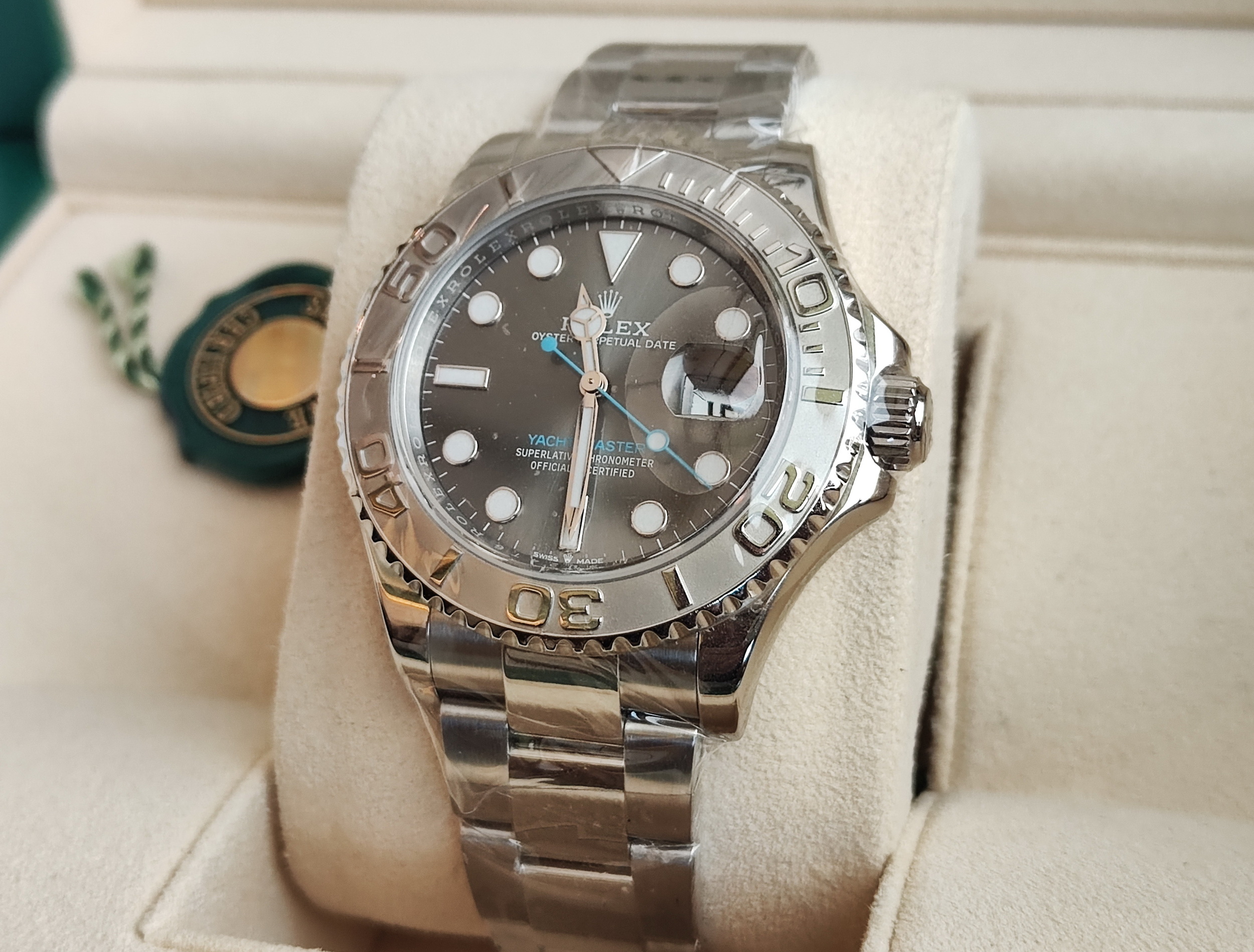 勞力士 126622 遊艇名仕 灰色面盤 錶徑40mm 藍色秒針 自動上鍊 Yacht-Master 鉑金錶圈~原廠盒單 原廠保固至2027 2
