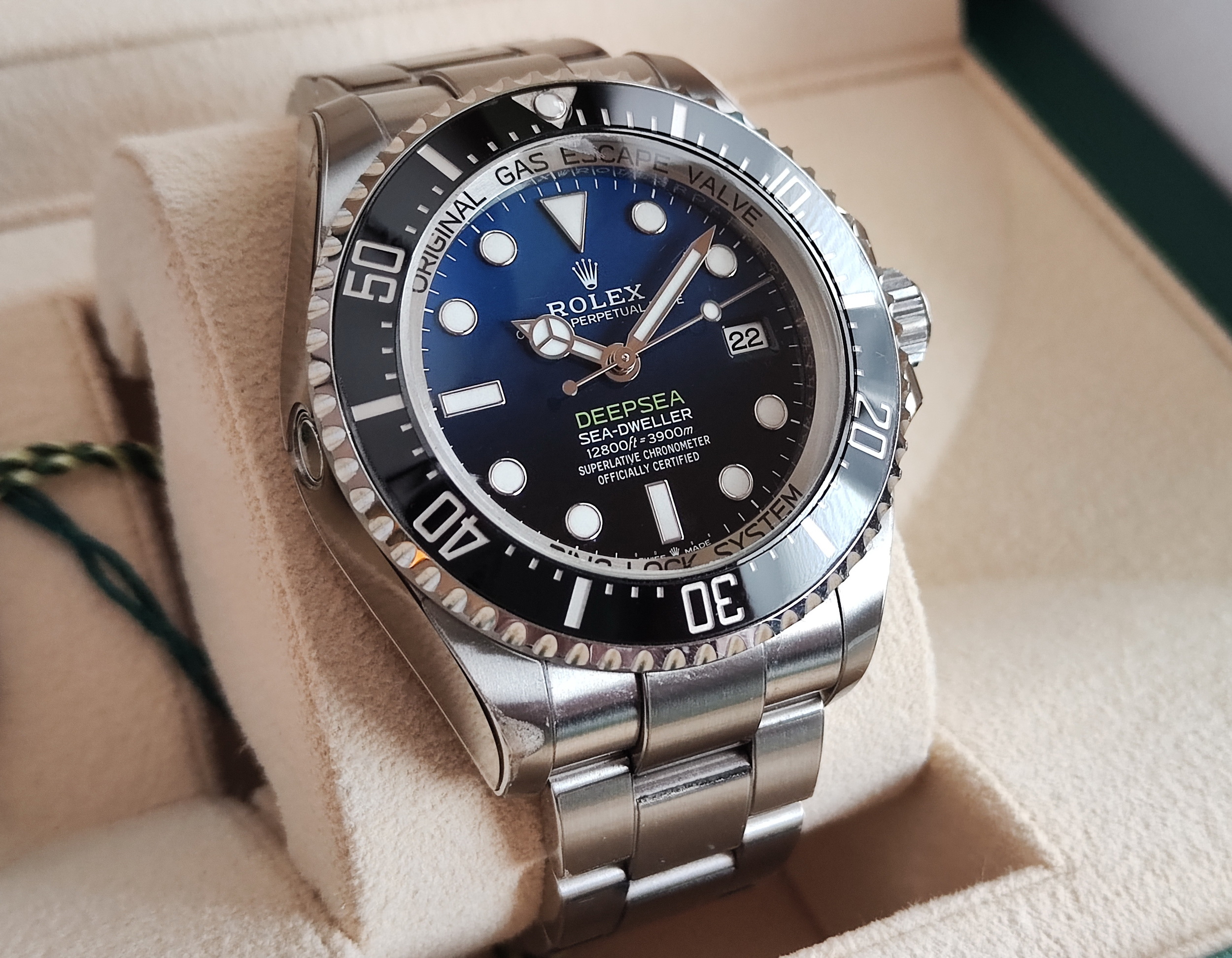 勞力士 136660DB 漸藍 水鬼王 大錶徑44mm 自動上鍊 黑水鬼 136660~原廠盒單 2023 126660參考 2