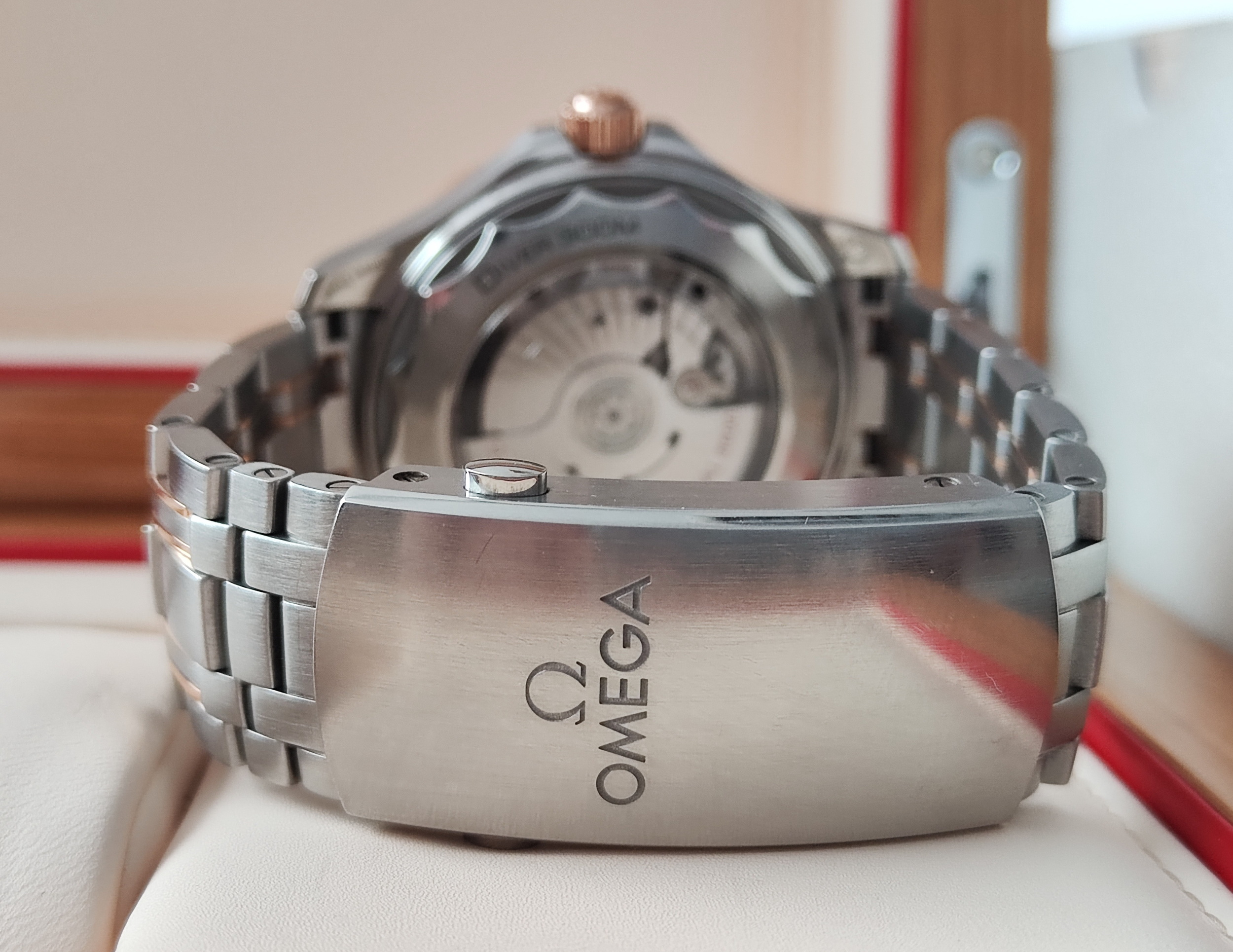 OMEGA 最新款 半玫瑰金 大海馬 大錶徑42mm 黑色陶瓷圈 大黑馬 原廠半金鍊帶~原廠盒單 2020 8