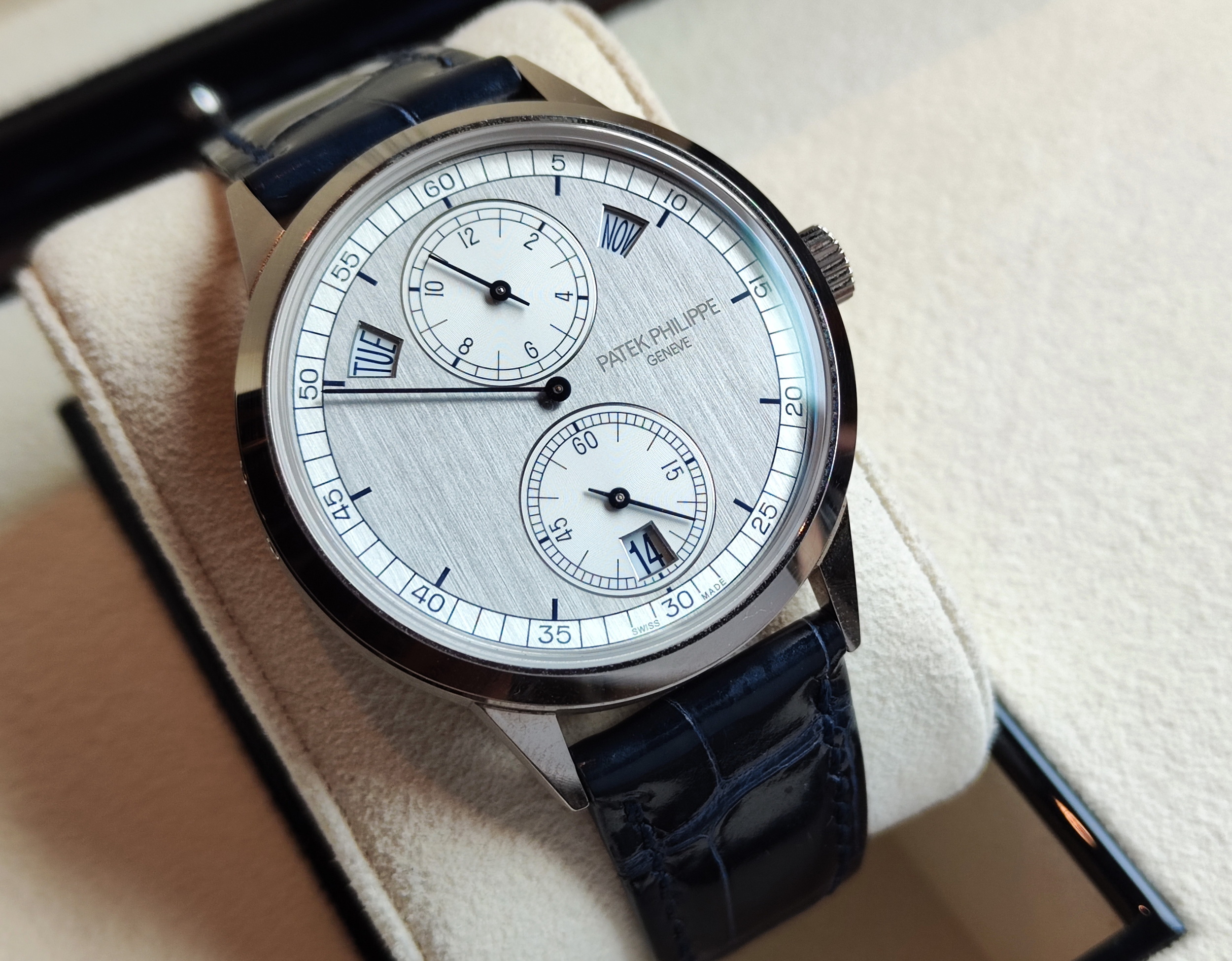 PP 百達翡麗 5235G-001 三針一線 銀灰色面盤 錶徑40.5mm 年曆腕錶~原廠盒單 5235 3