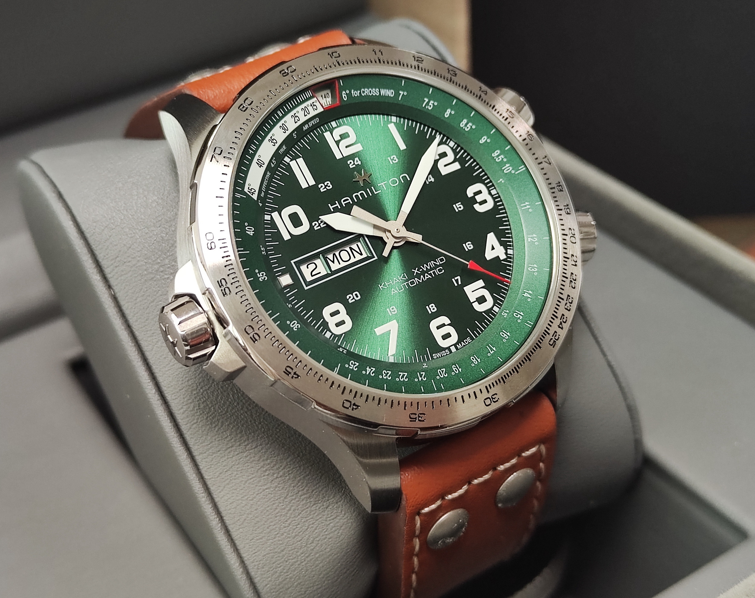 漢米爾頓 全新 卡其航空 X-Wind Day Date 大錶徑45mm  自動上鍊 綠色面盤~原廠盒單 2026AD 2