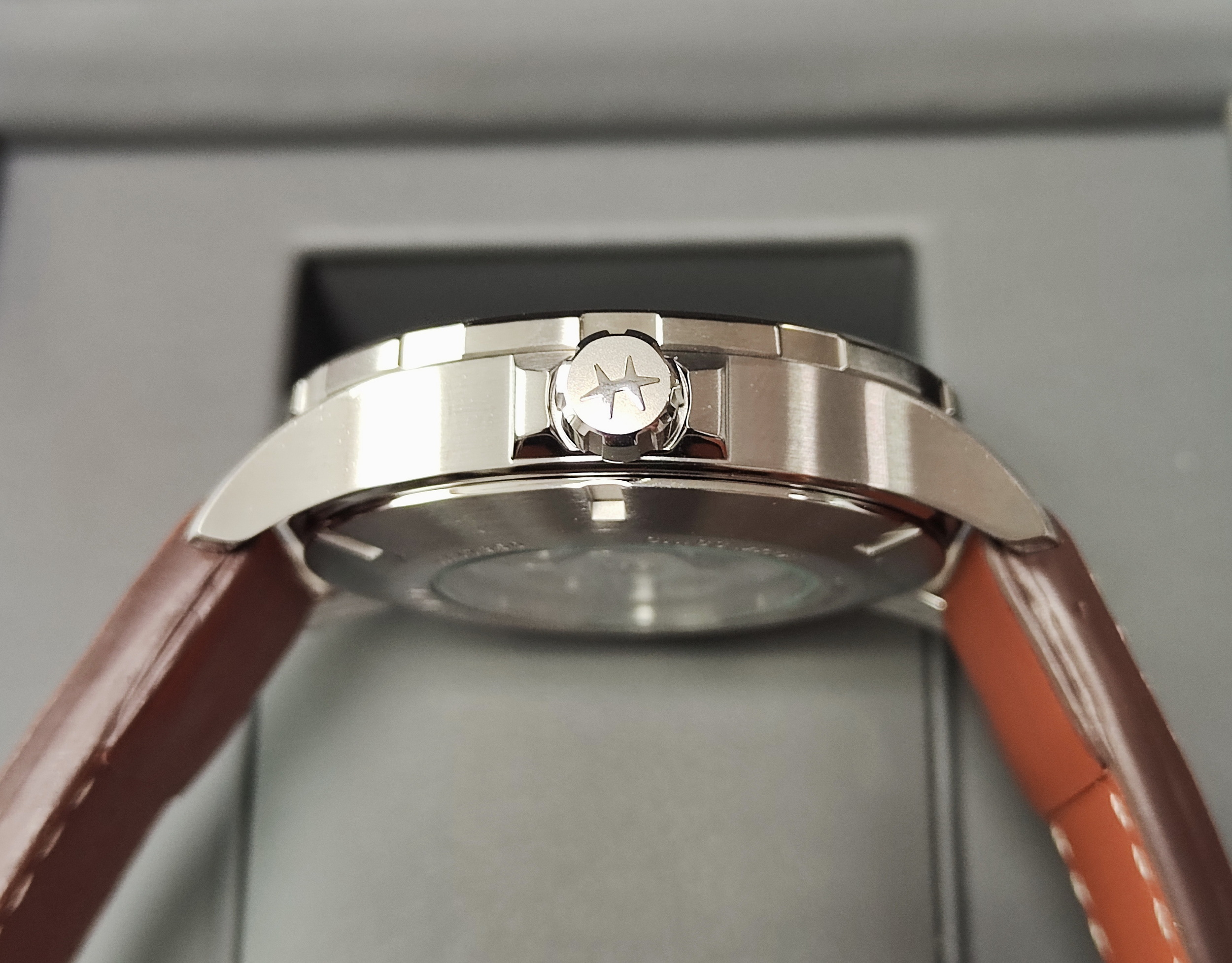 漢米爾頓 全新 卡其航空 X-Wind Day Date 大錶徑45mm  自動上鍊 綠色面盤~原廠盒單 2026AD 4