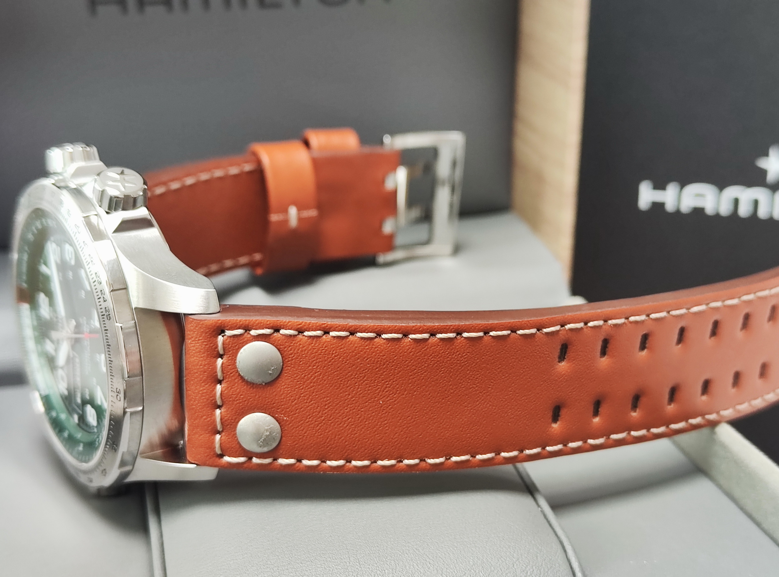 漢米爾頓 全新 卡其航空 X-Wind Day Date 大錶徑45mm  自動上鍊 綠色面盤~原廠盒單 2026AD 7