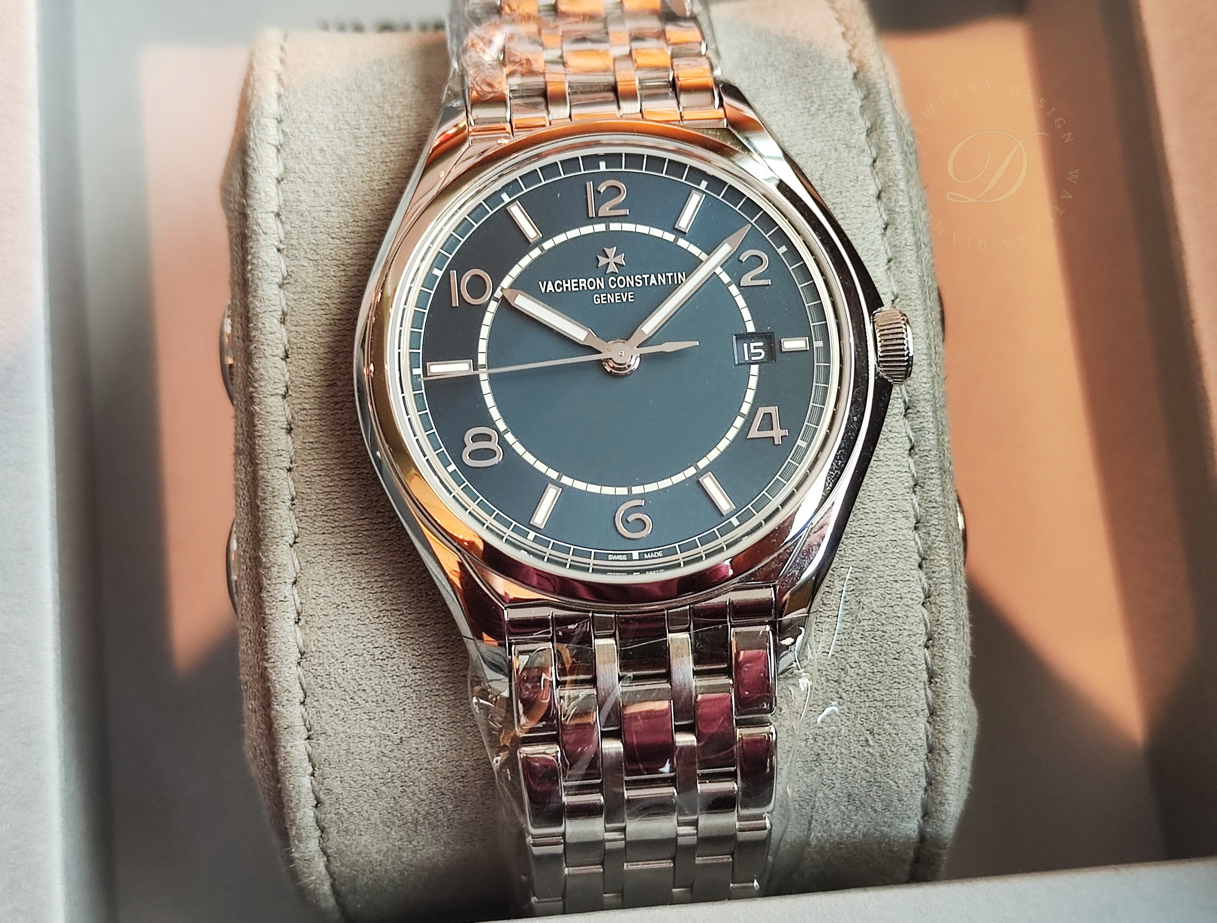 江詩丹頓 全新Fiftysix 4600E 藍色面盤 錶徑40mm 原廠鍊帶 自動上鍊 VC~原廠盒單 2025