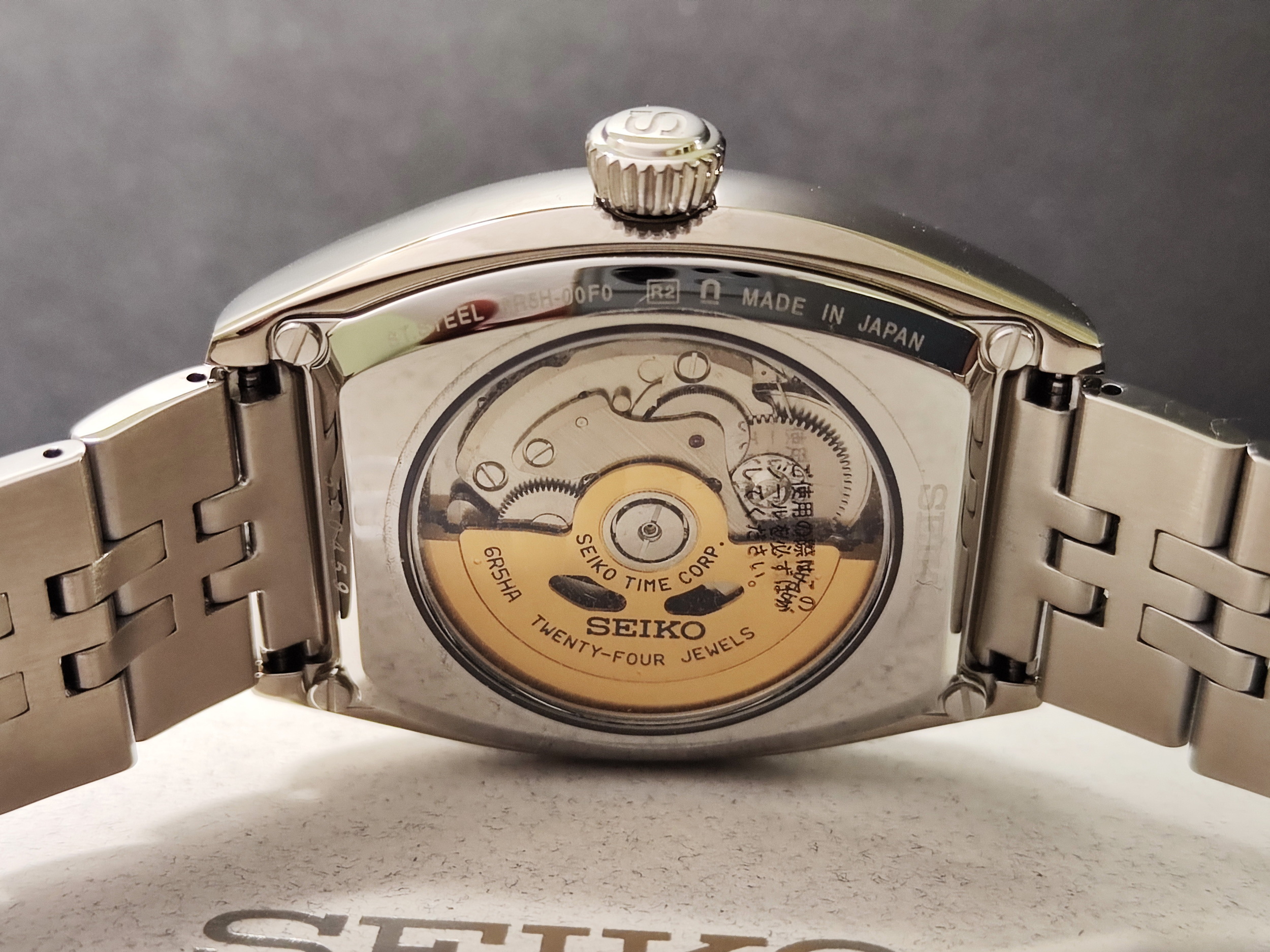 精工 SEIKO 最新款SPB537 白色琺瑯面盤 酒桶型錶殼 自動上鍊 3日動能 羅馬數字~原廠盒單 2026AD 4