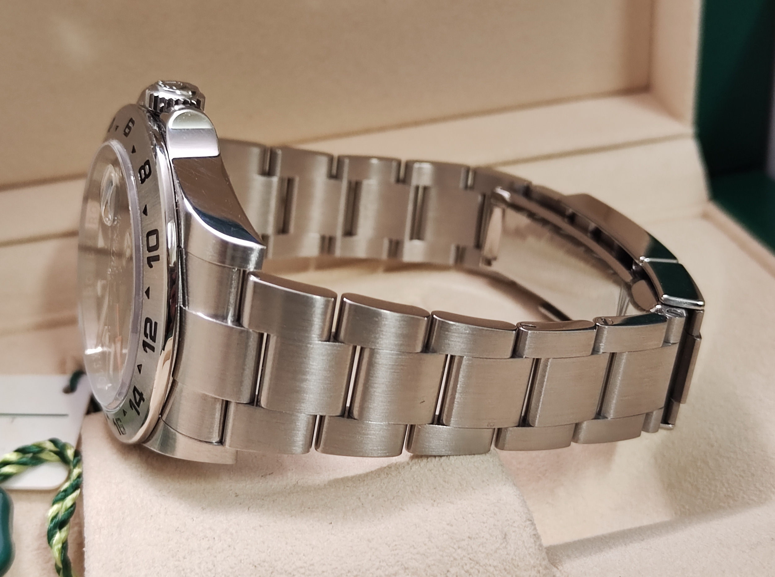 勞力士 216570 黑面 橘針 探險家二型 大錶徑42mm 黑探 GMT 兩地時間 探二~原廠盒單 2020 226570可參考 6