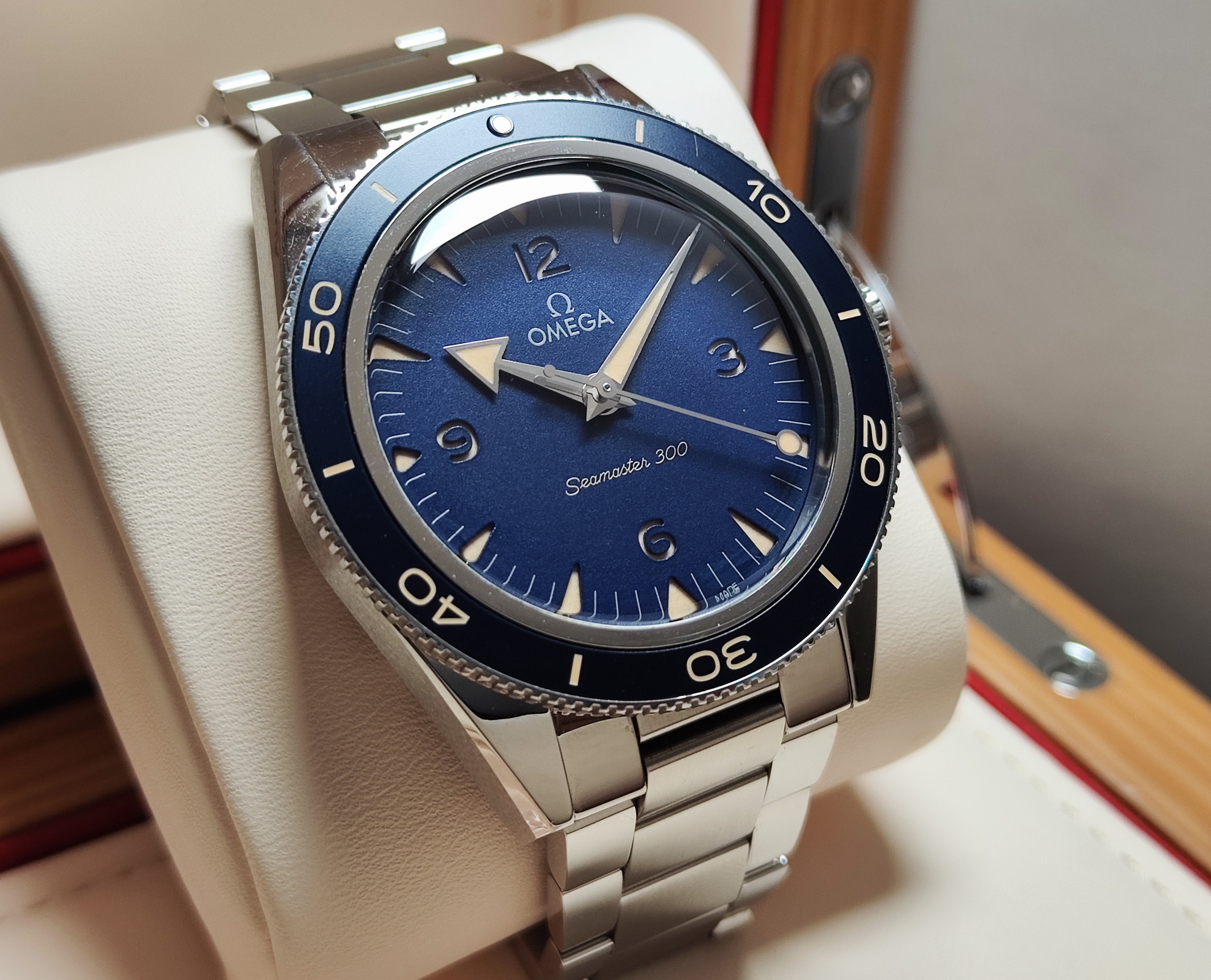 OMEGA 復古海馬 seamaster300 藍色面盤 大錶徑41mm 自動上鍊 高抗磁~原廠盒單 2023AD 3