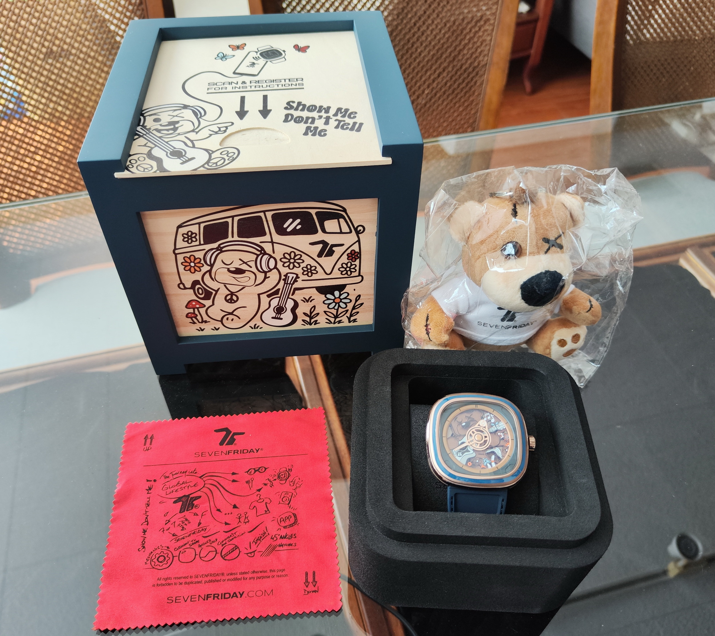 SEVENFRIDAY 全新 T2/08 Riley Music 熊彈吉他 音符面盤 全球限量~原廠盒單 2026AD 8