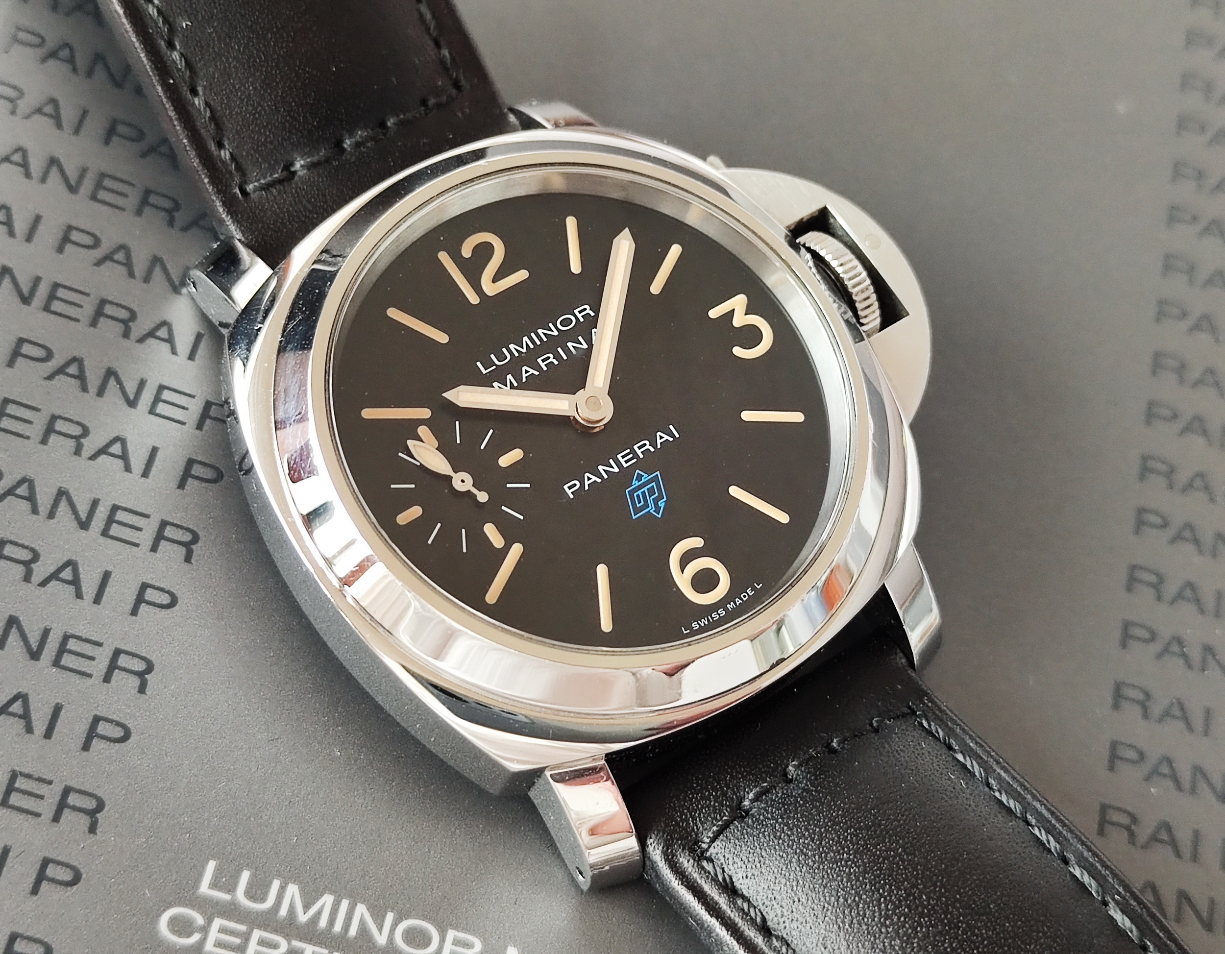PANERAI 沛納海 PAM631 黑色面盤 菸草色刻度指針 大錶徑44mm 手動上鍊 LUMINOR 藍色商標 護橋款~原廠盒單 2018 4