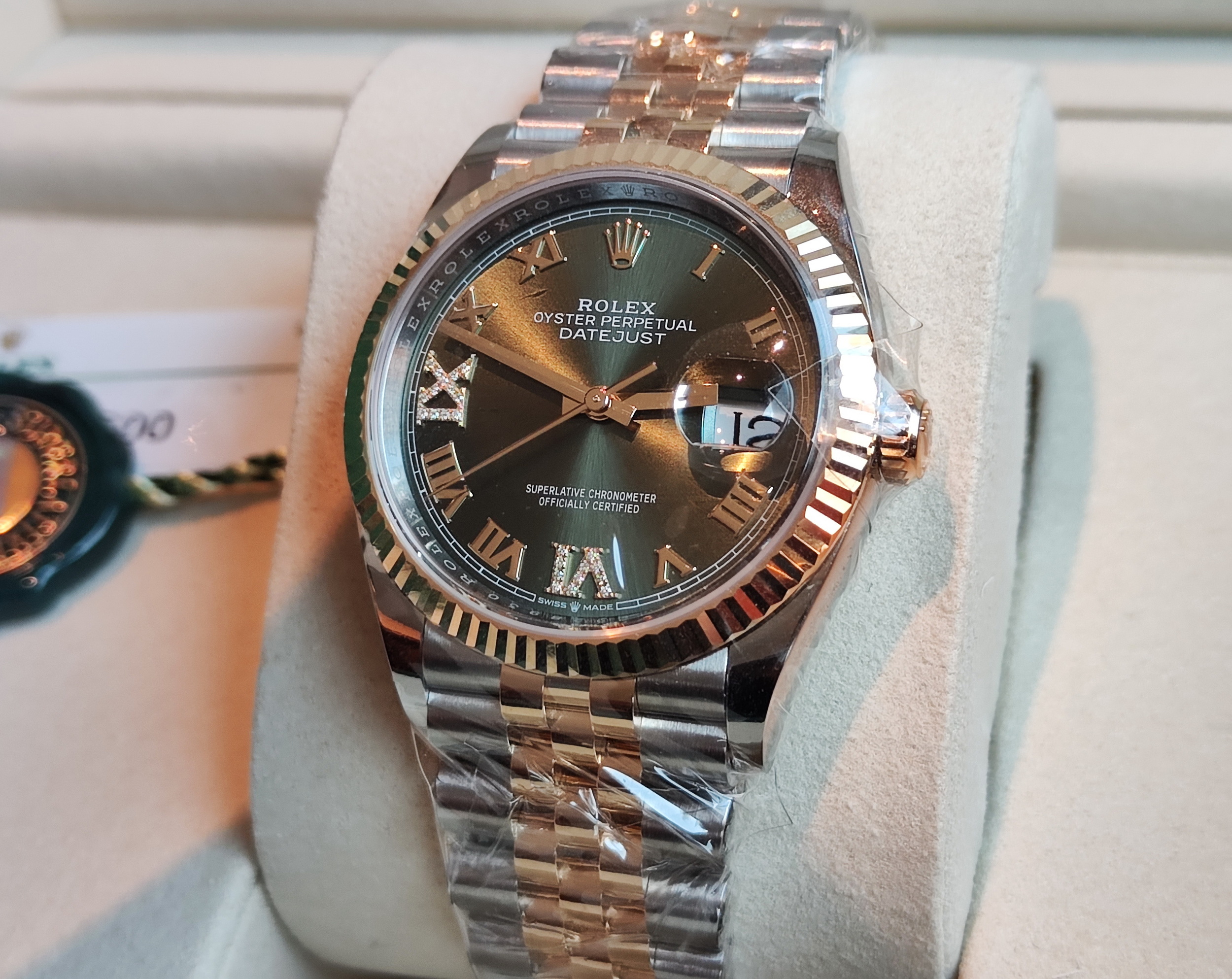 勞力士 全新 126233 半金 橄欖綠面盤 錶徑36mm 原廠鑲鑽刻度 自動上鍊 羅馬數字~原廠盒單 2026最新 3