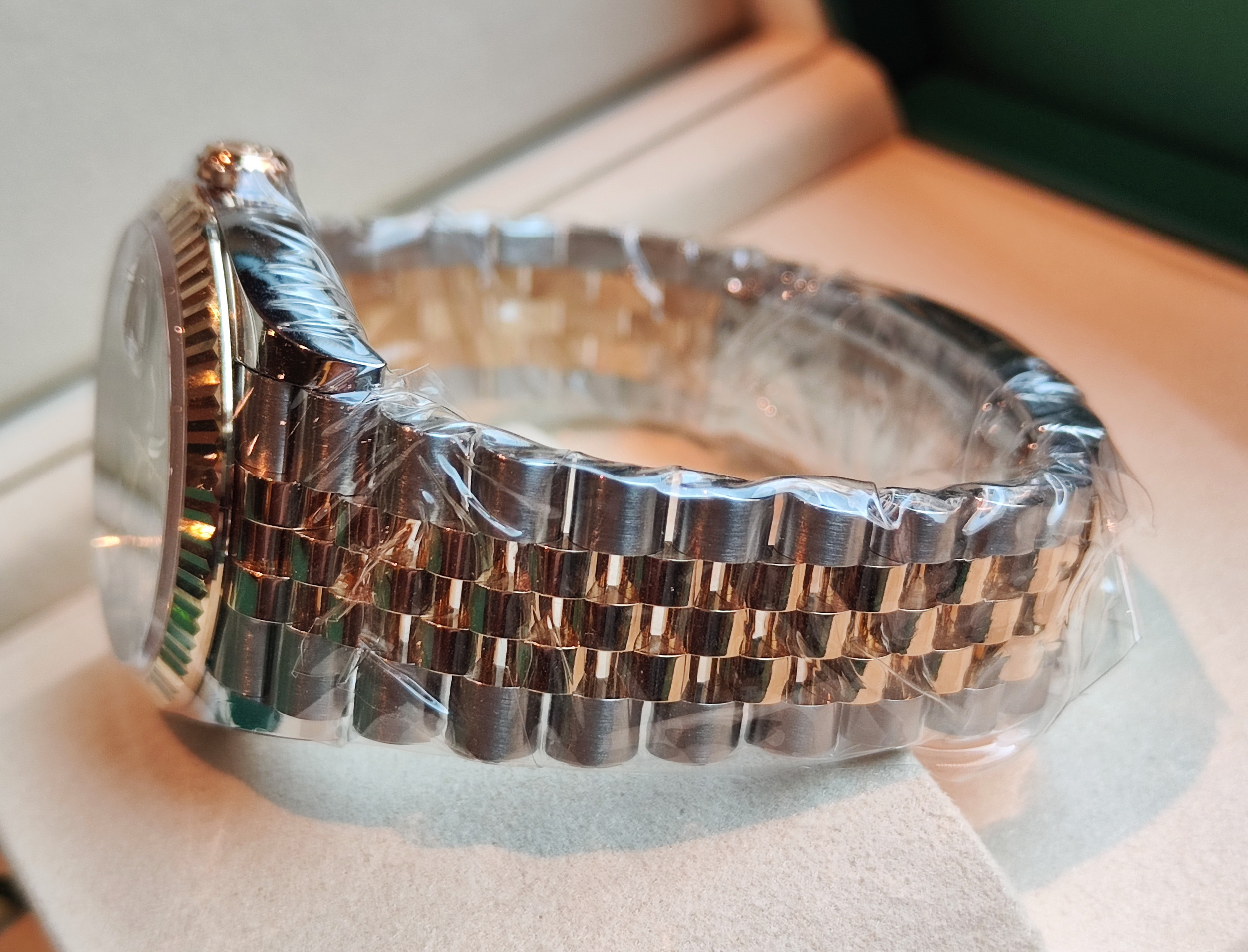 勞力士 全新 126233 半金 橄欖綠面盤 錶徑36mm 原廠鑲鑽刻度 自動上鍊 羅馬數字~原廠盒單 2026最新 4