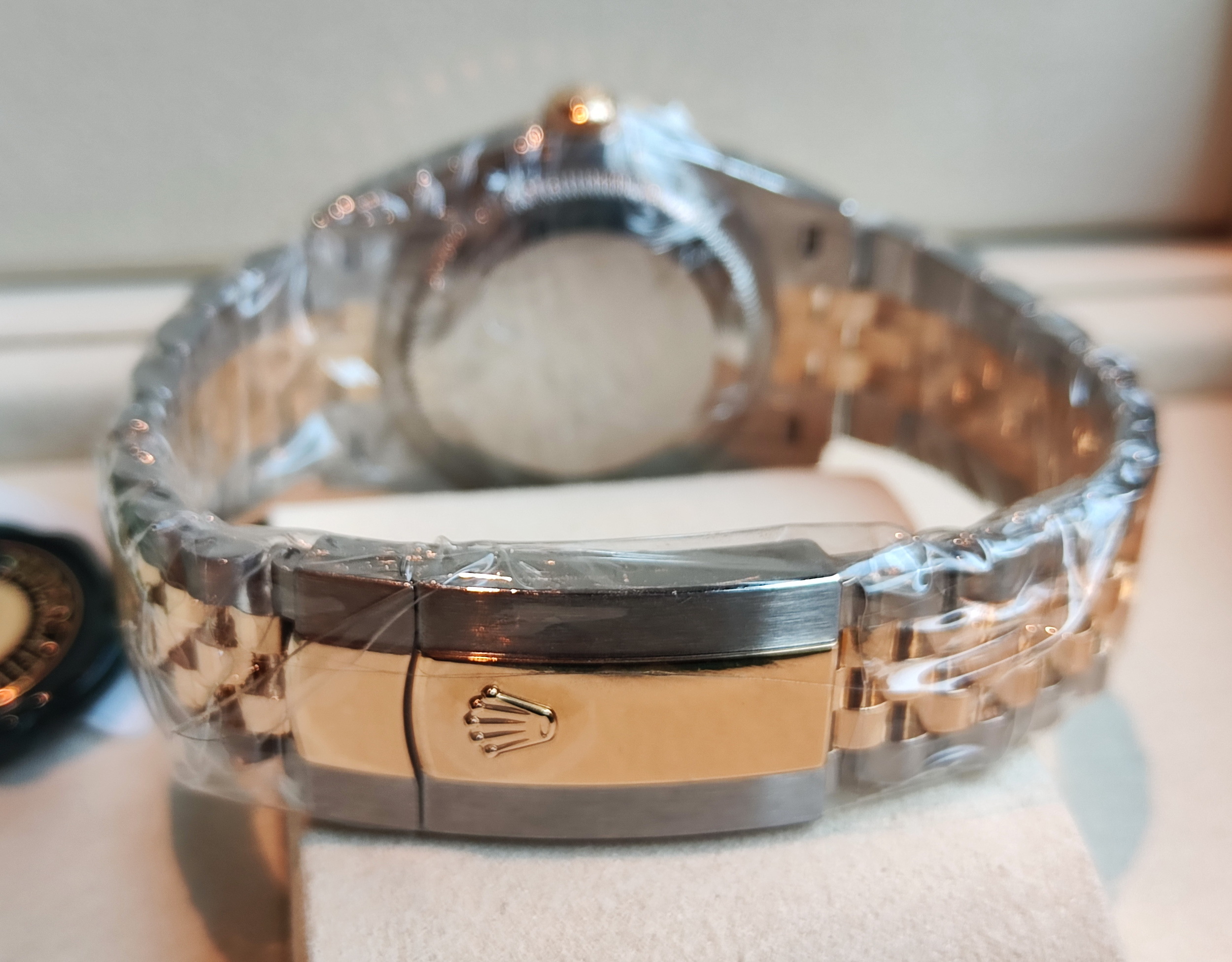 勞力士 全新 126233 半金 橄欖綠面盤 錶徑36mm 原廠鑲鑽刻度 自動上鍊 羅馬數字~原廠盒單 2026最新 5