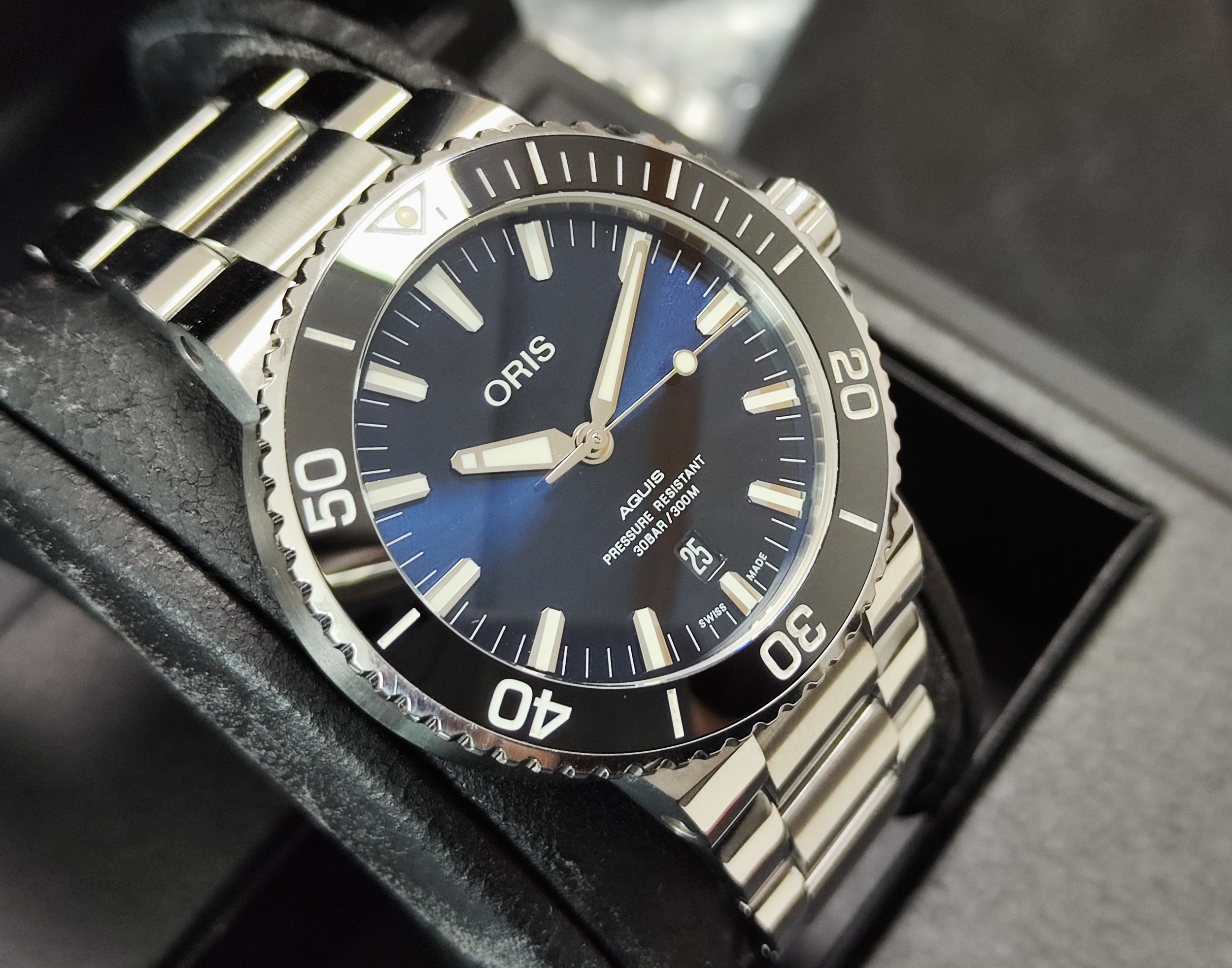 ORIS 歐力士 AQUIS 時間之海 藍色面盤 大錶徑43.5mm 黑色陶瓷圈 自動上鍊~原廠盒單 國內AD 2